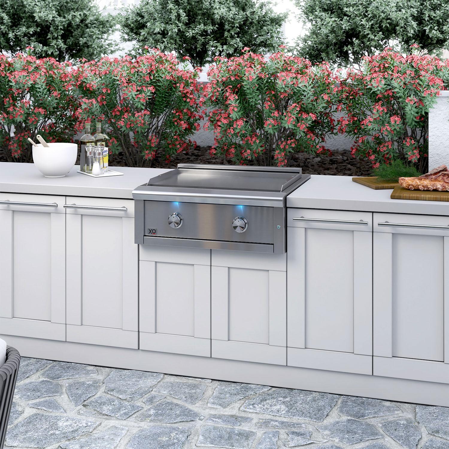 XO Appliance XOGRIDDLE30N Pro-Grade 30-in 2 Burner Built-In Natural Gas Flat Top Grill - Lifestyle thumbnail