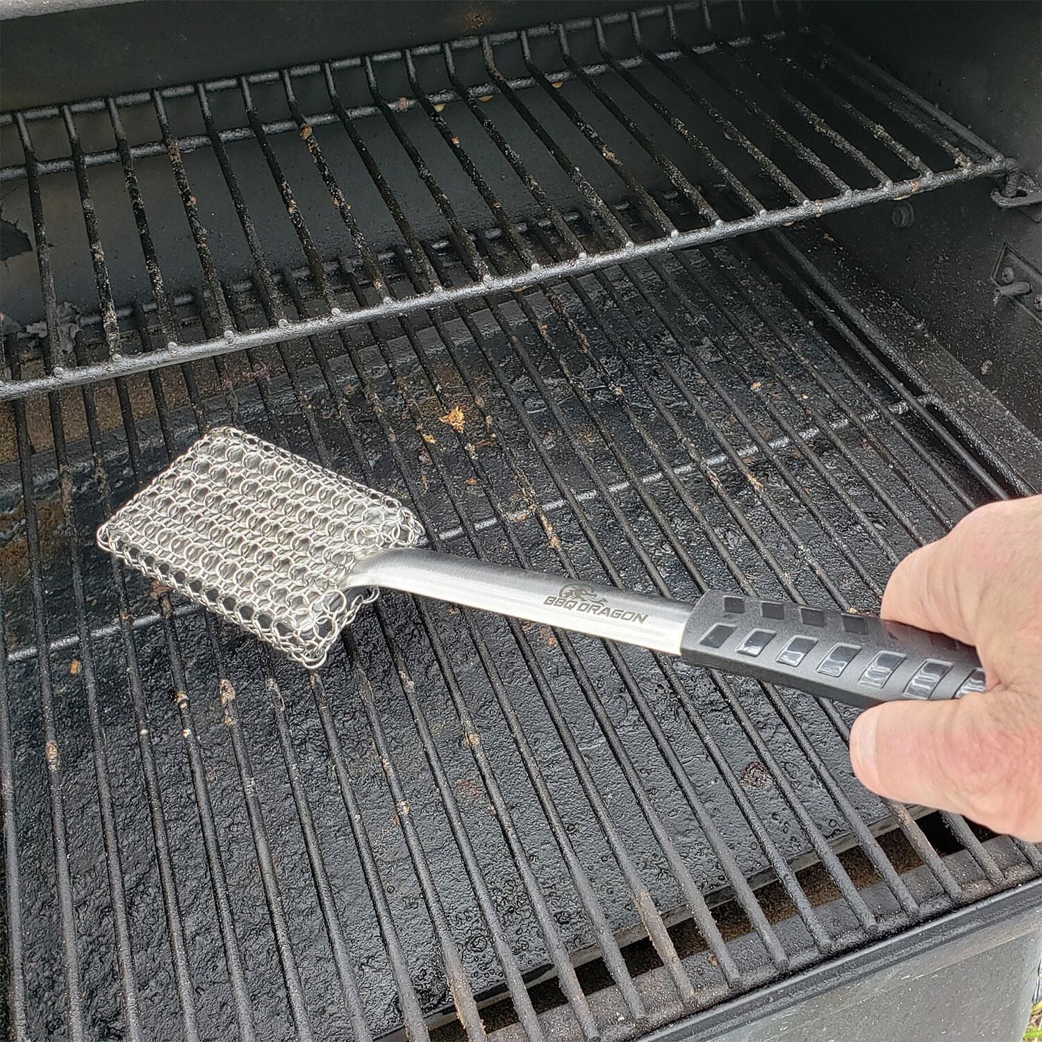 BBQ Dragon BBQD180 Chainmail Grill Brush - Lifestyle thumbnail
