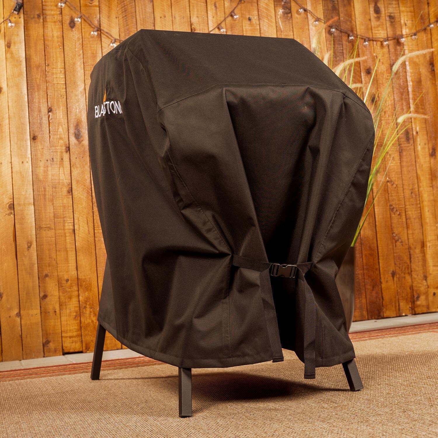 Blackstone 5577 Cover for 22 Inch Griddle & Stand - Clasp Close-Up - Detail thumbnail