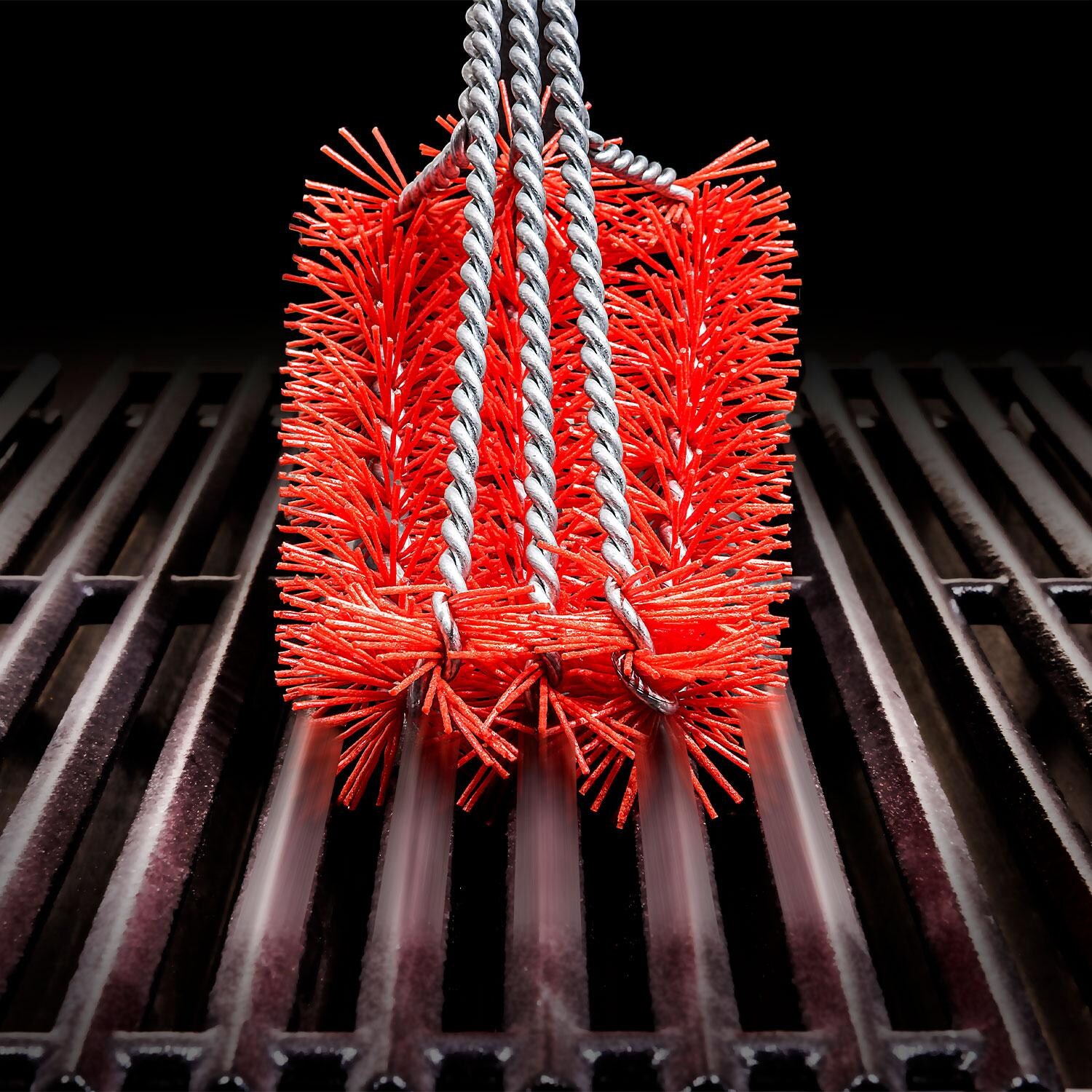 Charbroil 7659879R06 SAFER Grill Brush - In Use - Lifestyle thumbnail