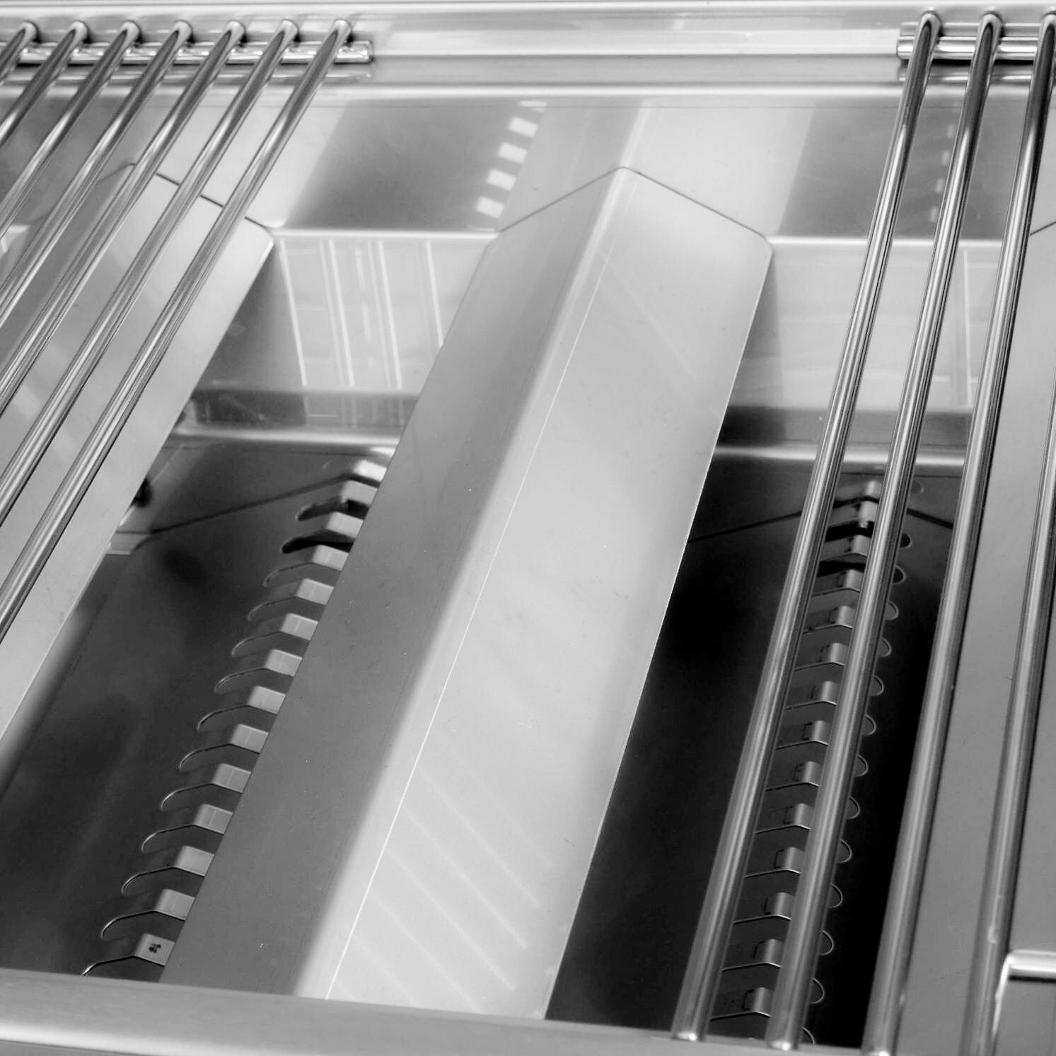 Lion 40-Inch L90000 Stainless Steel Propane Gas Grill On Cart - Burner Close-Up - Detail thumbnail