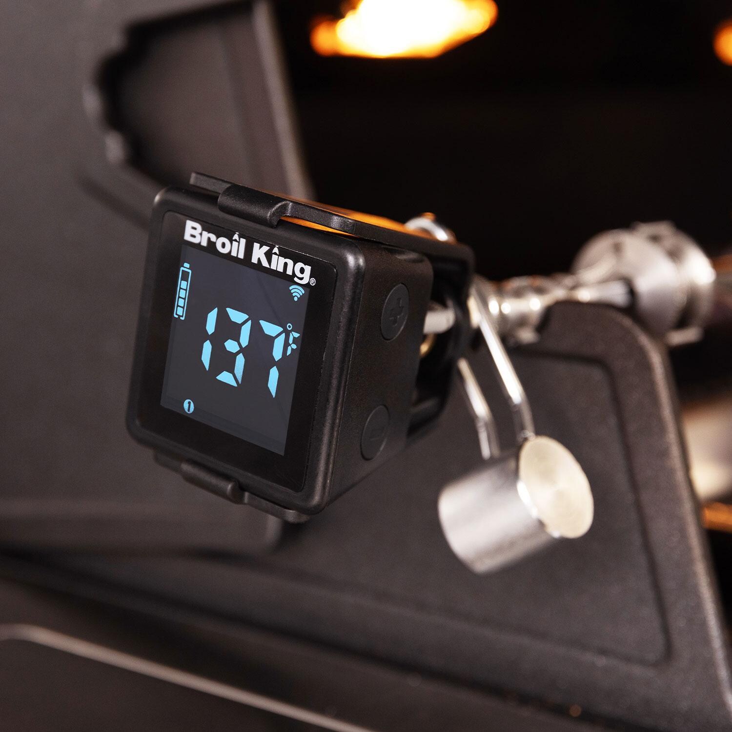 Broil King 61939 iQUE Smart Thermometer - Temperature Gauge - Lifestyle thumbnail