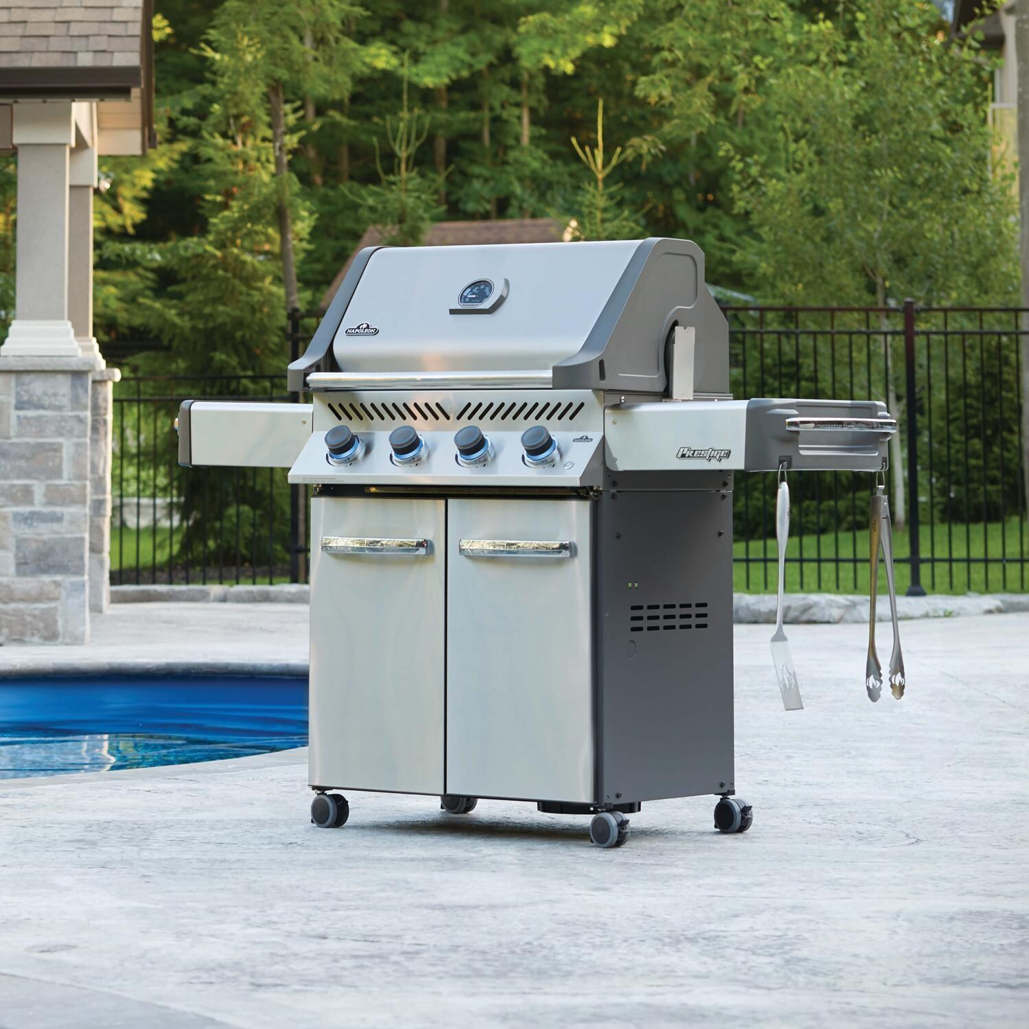 Napoleon Prestige 500 Gas Grill - Lifestyle View thumbnail