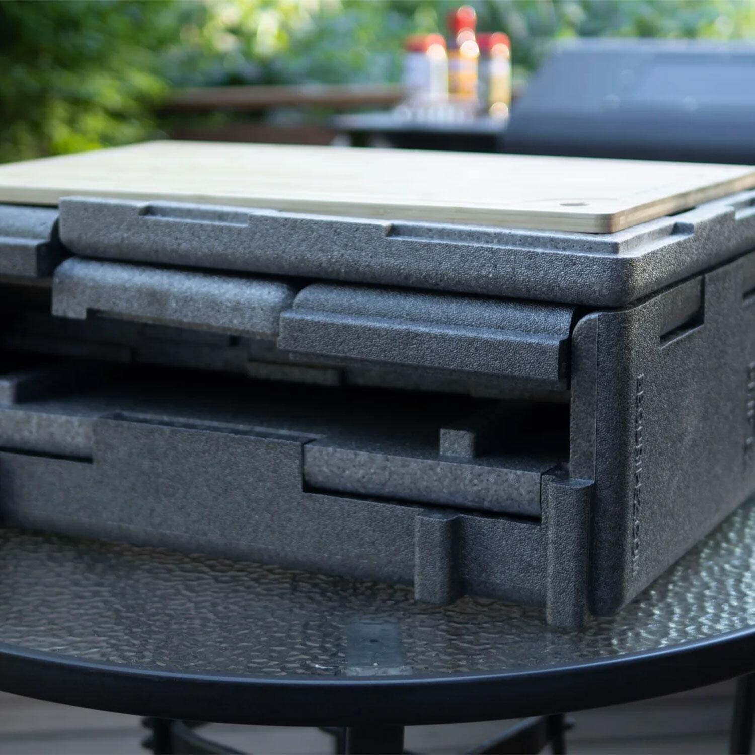 Drip EZ Q-CRIB-1-L Meat Resting Latching Que Crib - Alternate Position - Lifestyle thumbnail