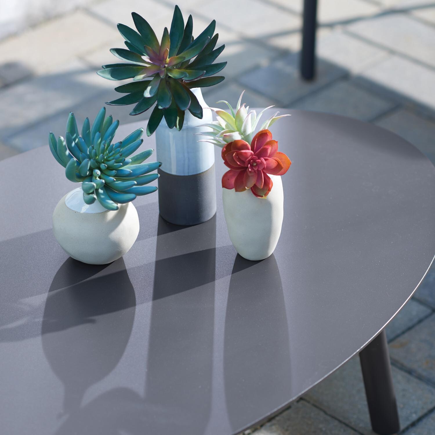 Oxford Garden Eiland 42 Inch Carbon Coffee Table - Close-Up thumbnail