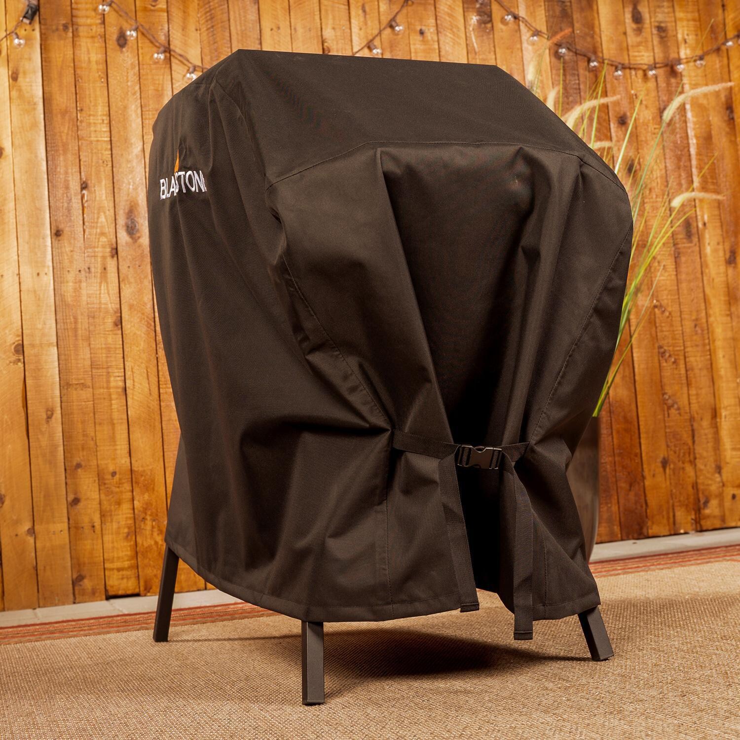 Blackstone Products 5577 Cover for 22-Inch Griddle & Stand - Clasp Close-Up thumbnail