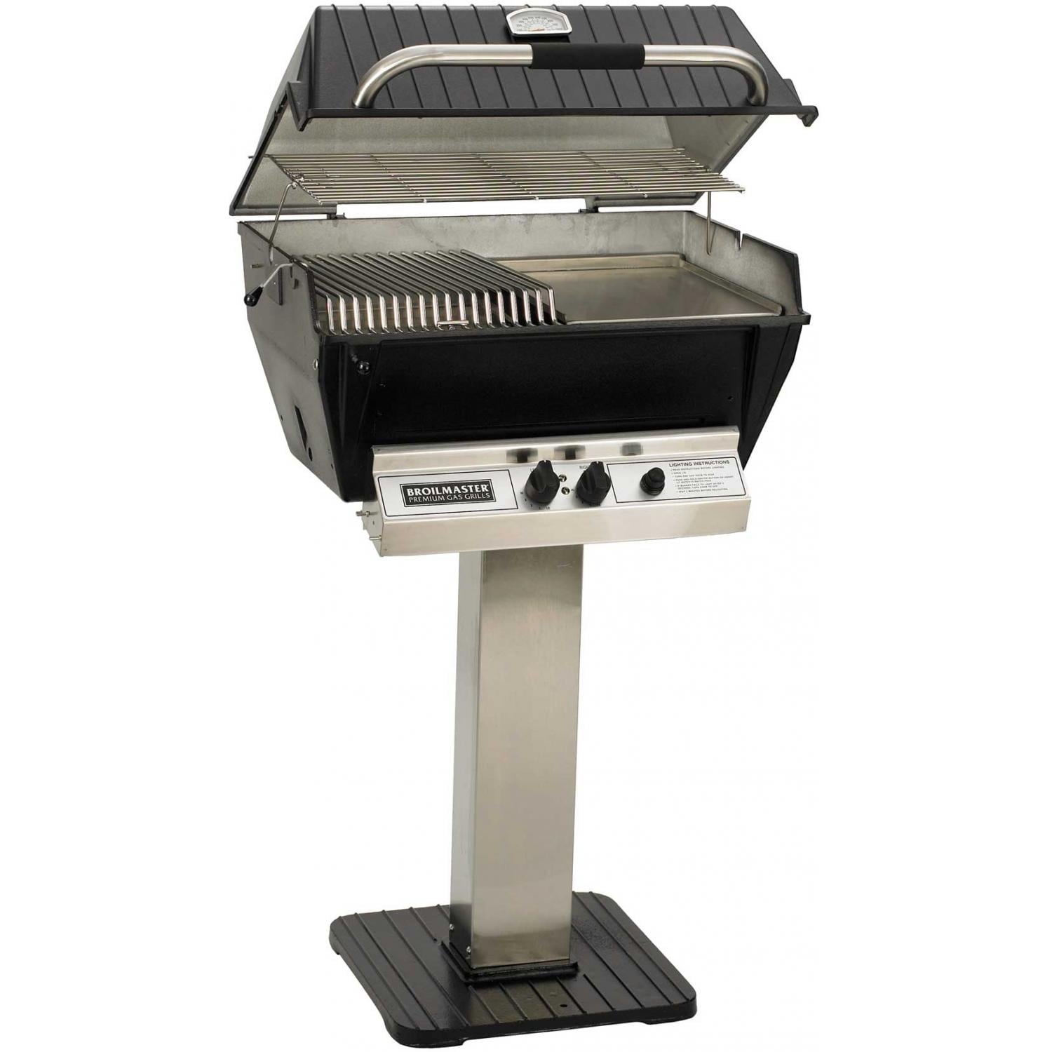 Broilmaster P3-SX Super Premium Propane Gas Grill On Stainless Steel Patio Post