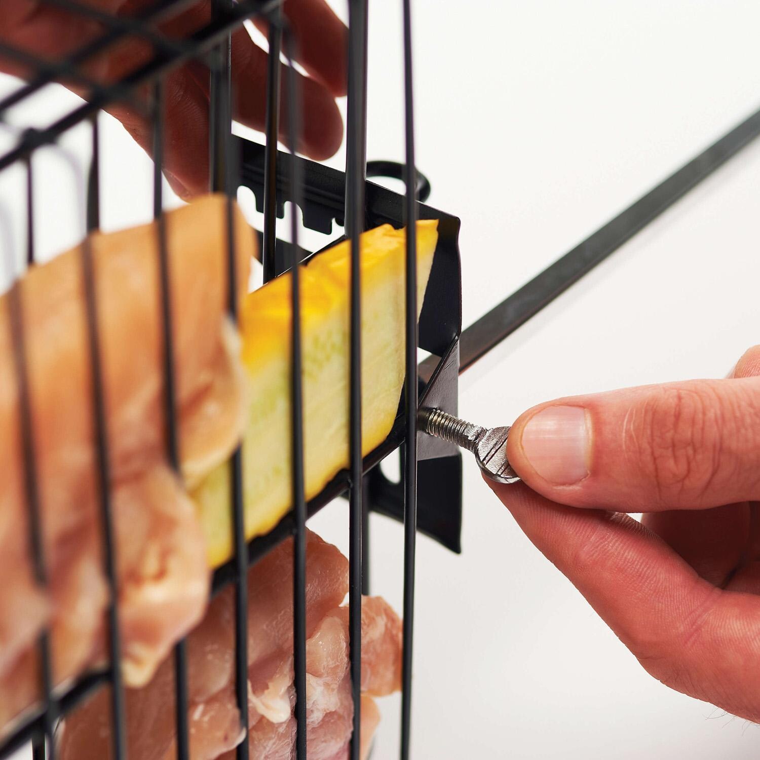 GrillPro Non-Stick Flat Spit Basket - 24785 - Latch - Detail thumbnail