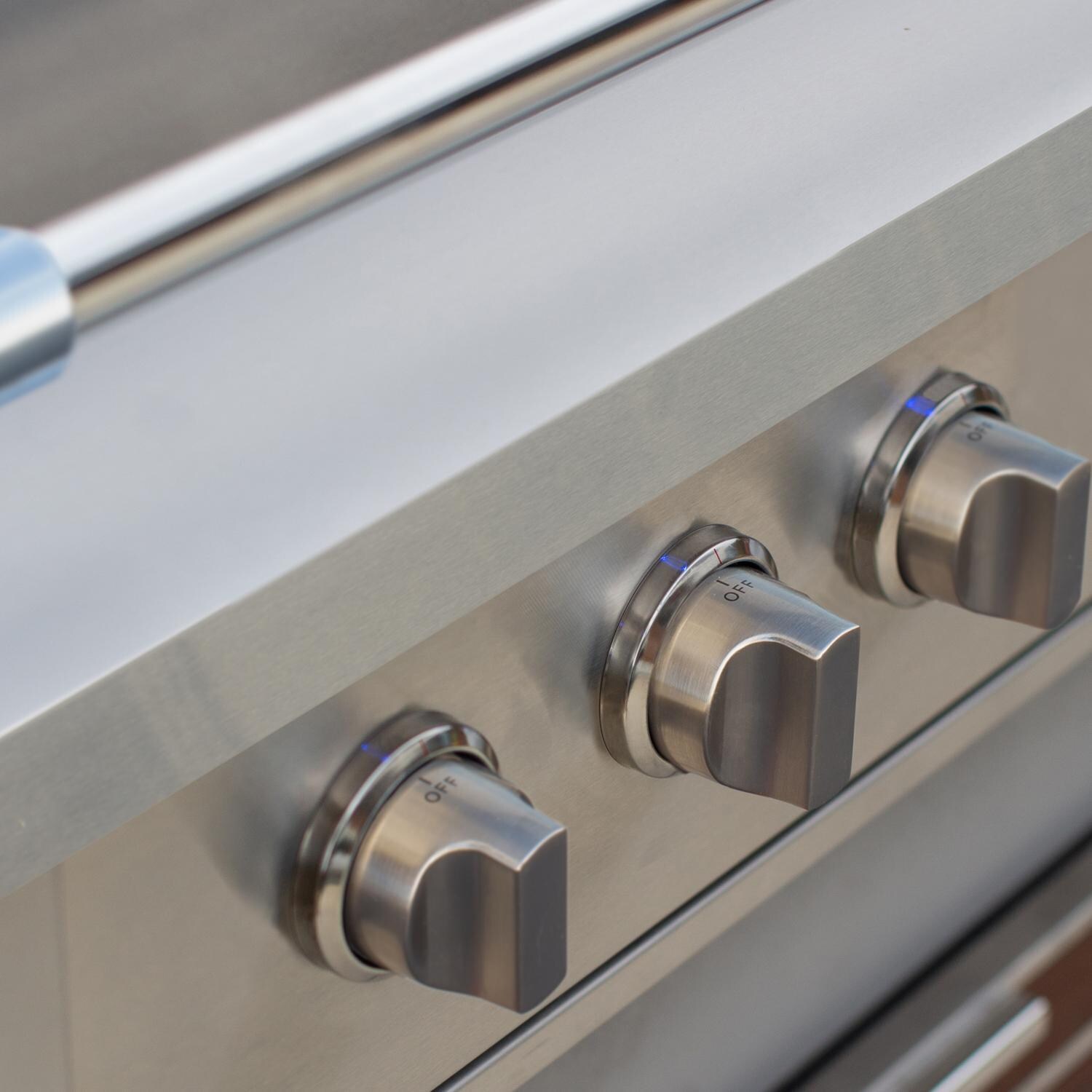 American Made Grills EST36-LP Estate 36-Inch 3-Burner Built-In Propane Gas Grill - Knobs thumbnail