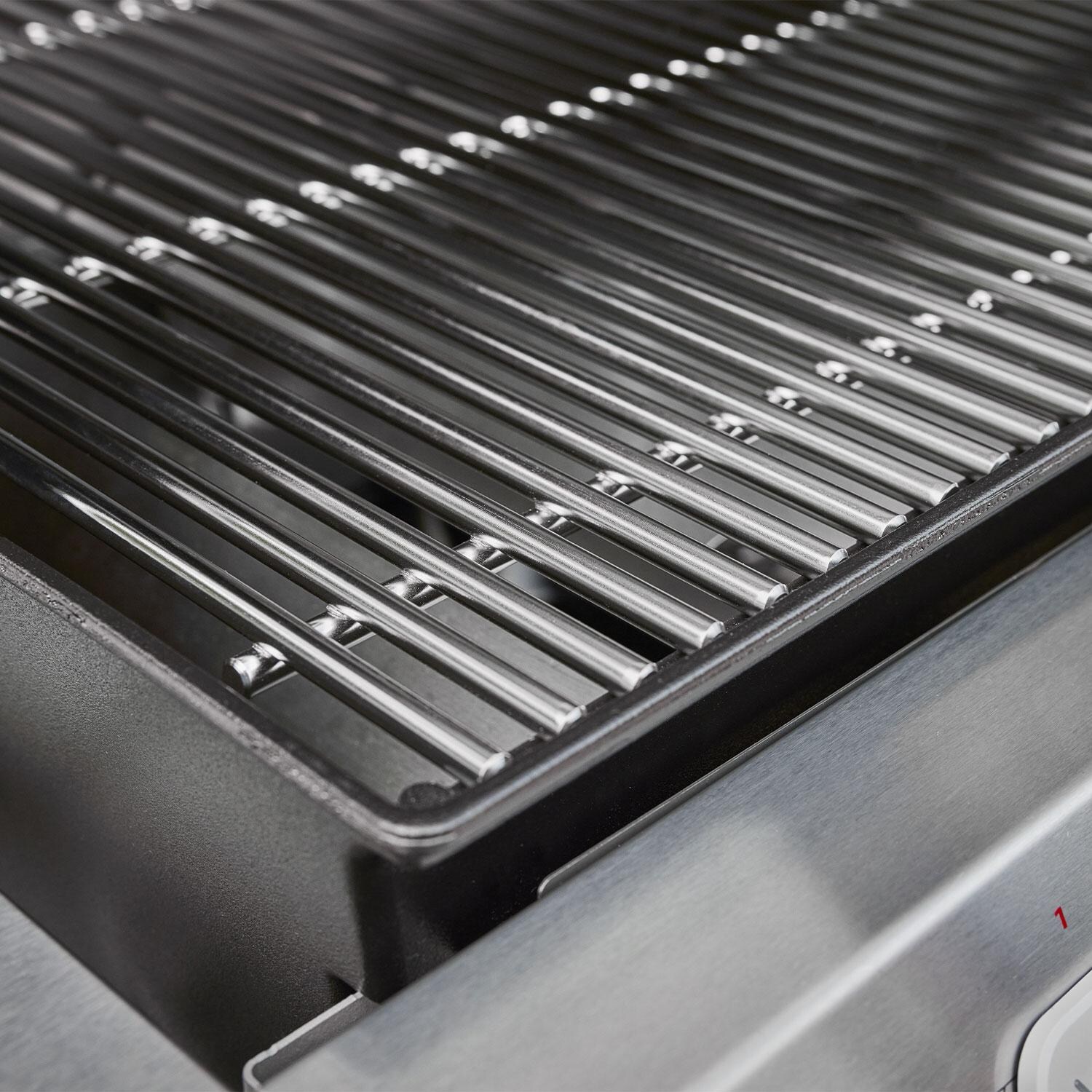 Weber 1500091 Summit GC38 S Propane Gas Grill Center - Stainless Steel - Grates - Detail thumbnail