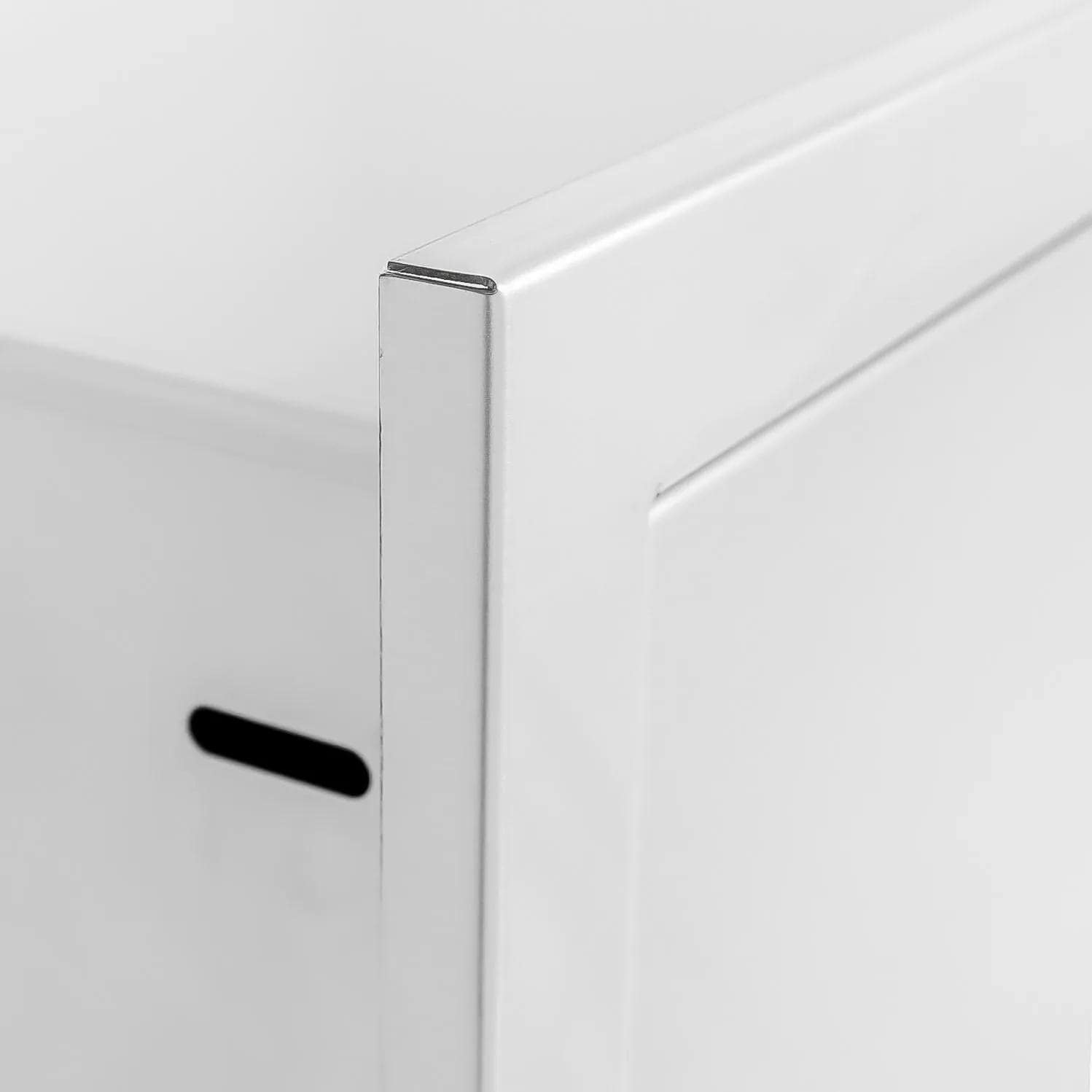 BBQGuys Signature 42-Inch Stainless Steel Door - Corner - Detail thumbnail