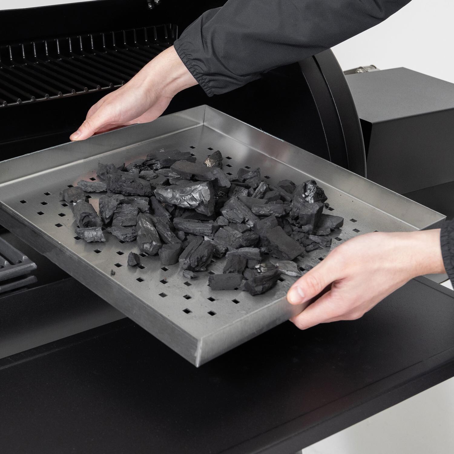 Broil King 955050 Regal Charcoal Offset 400 Smoker - Removable Charcoal Tray thumbnail