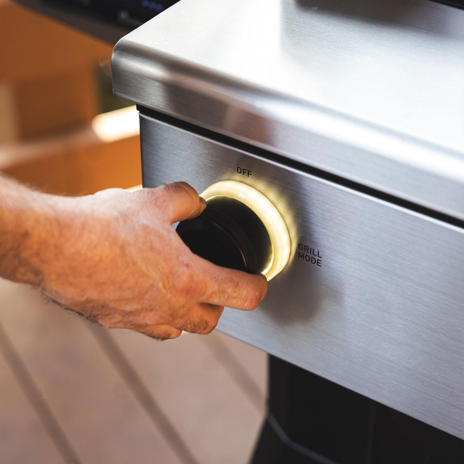 recteq RT-825XF X-Fire Pro 825 4-Burner Wood Pellet Grill - Grill Mode Knob LED Light - On - Detail thumbnail