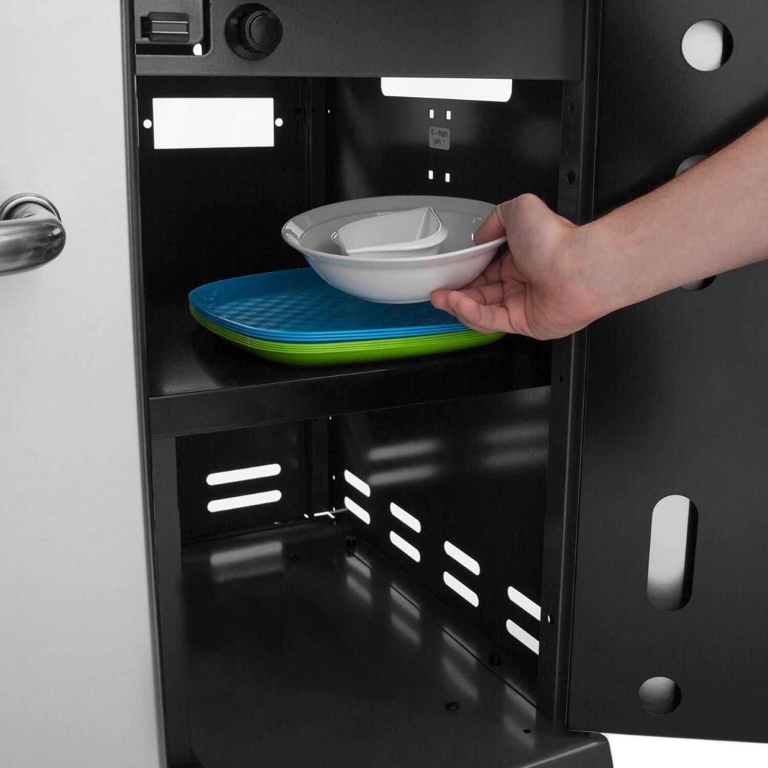 Broil King 688347 Regal QS 590 Pro IR Natural Gas Grill - Storage - Detail thumbnail