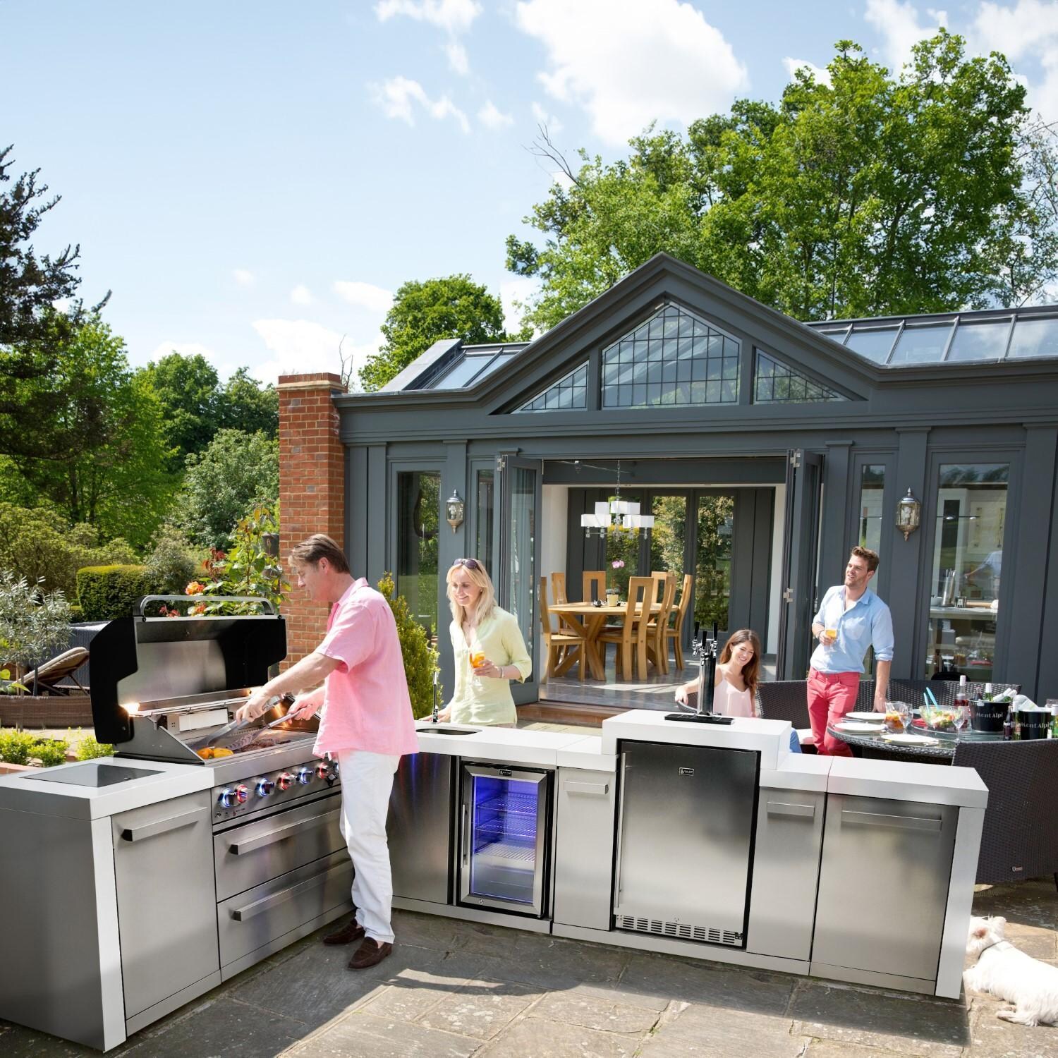 Mont Alpi 805 Deluxe Natural Gas Island w/ 90 Degree Corner, Kegerator & Beverage Center (Ships Propane w/ Conversion Kit) - On Patio - Lifestyle thumbnail