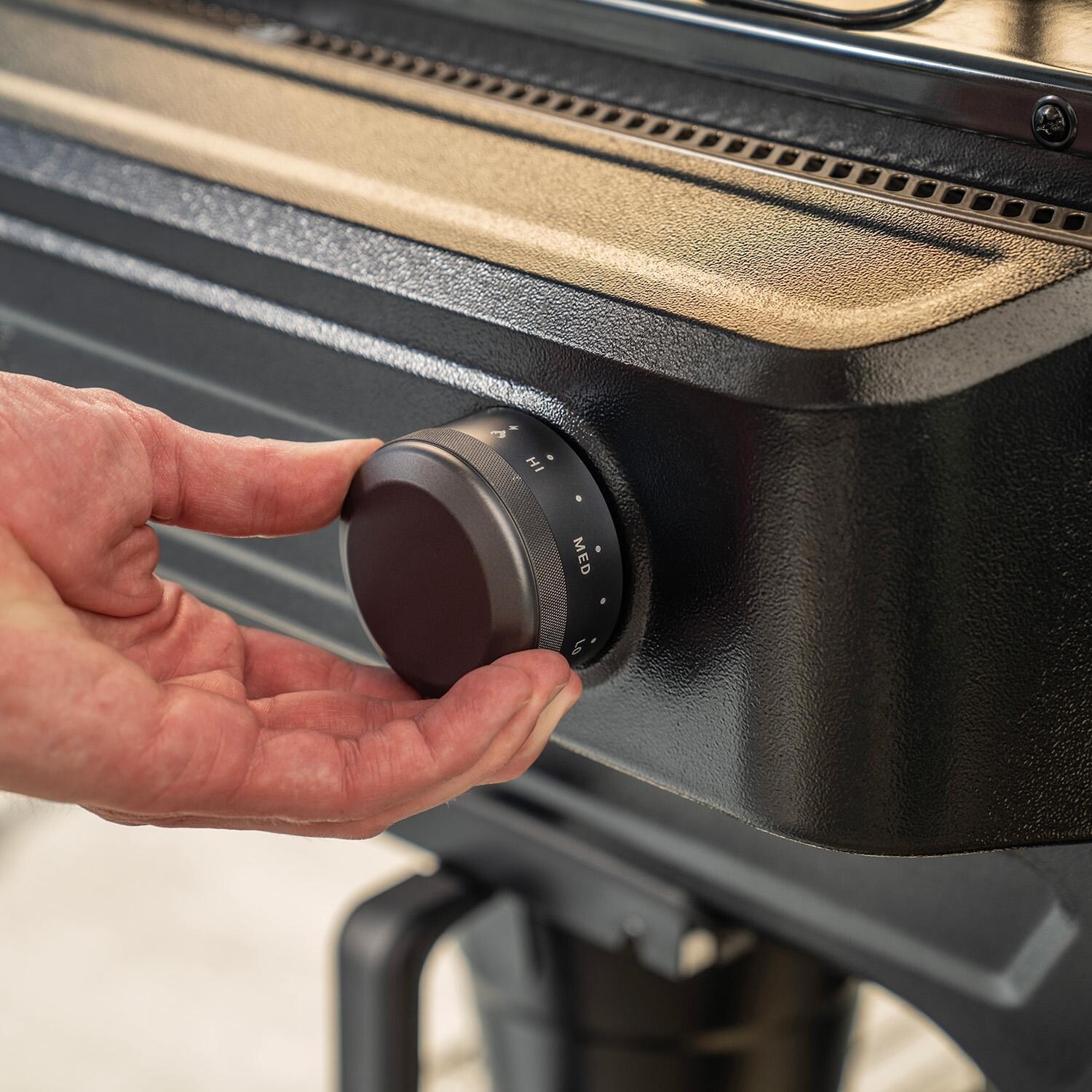 Traeger TF2NN46DN Flatrock 2 Zone Propane Griddle - Control - Detail thumbnail