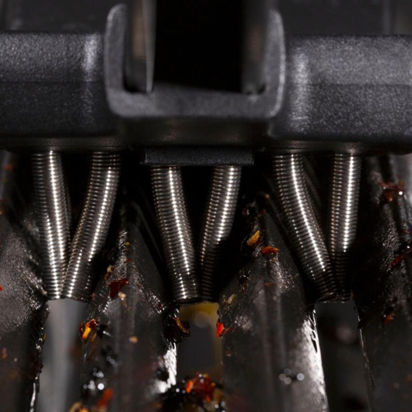 Broil King Stainless Steel Coil Spring Baron Grill Brush - 65600 - Bristles - Detail thumbnail