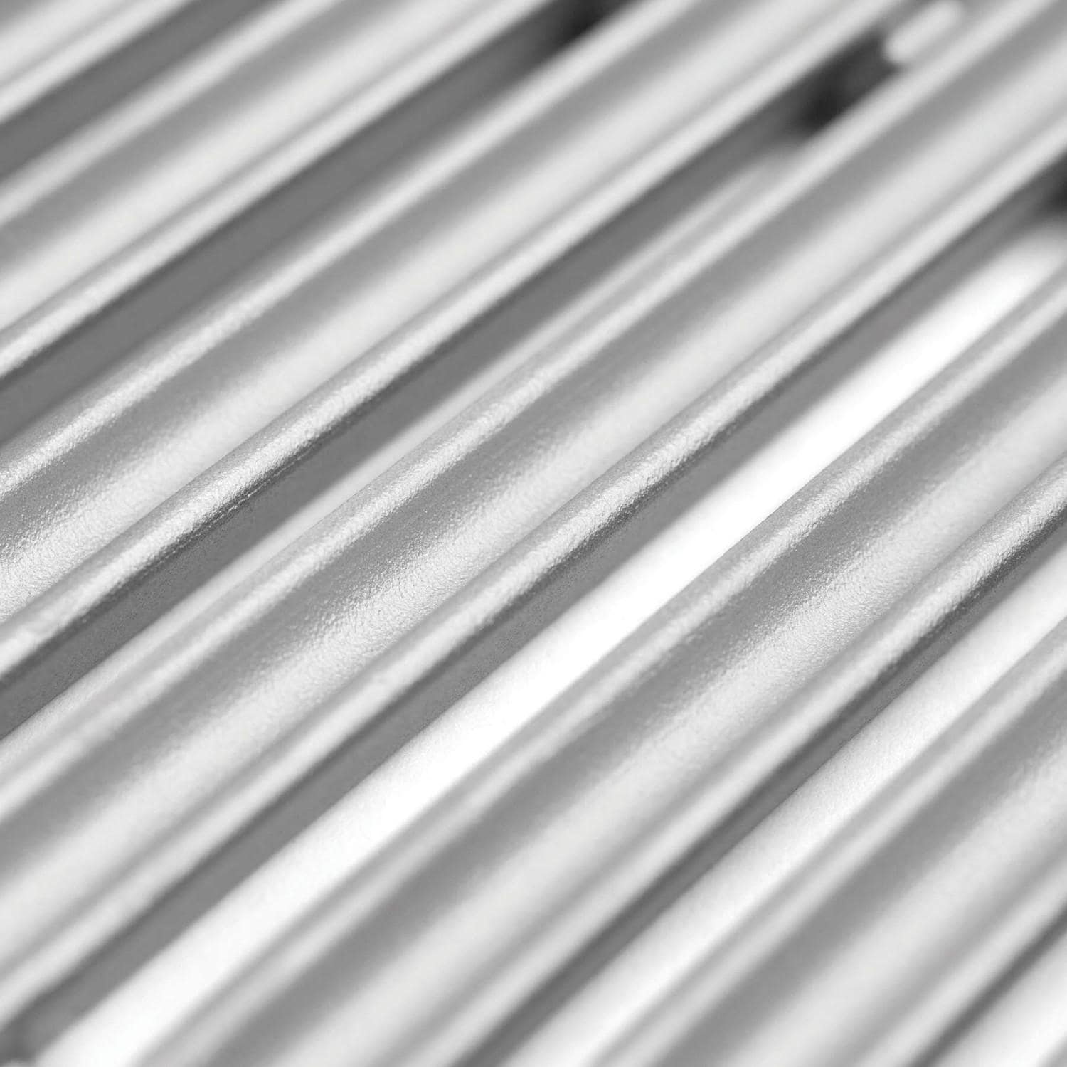 Broil King 698787 Imperial QS 590 Built-In Natural Gas Grill -  Cooking Grid Close-up - Detail  thumbnail