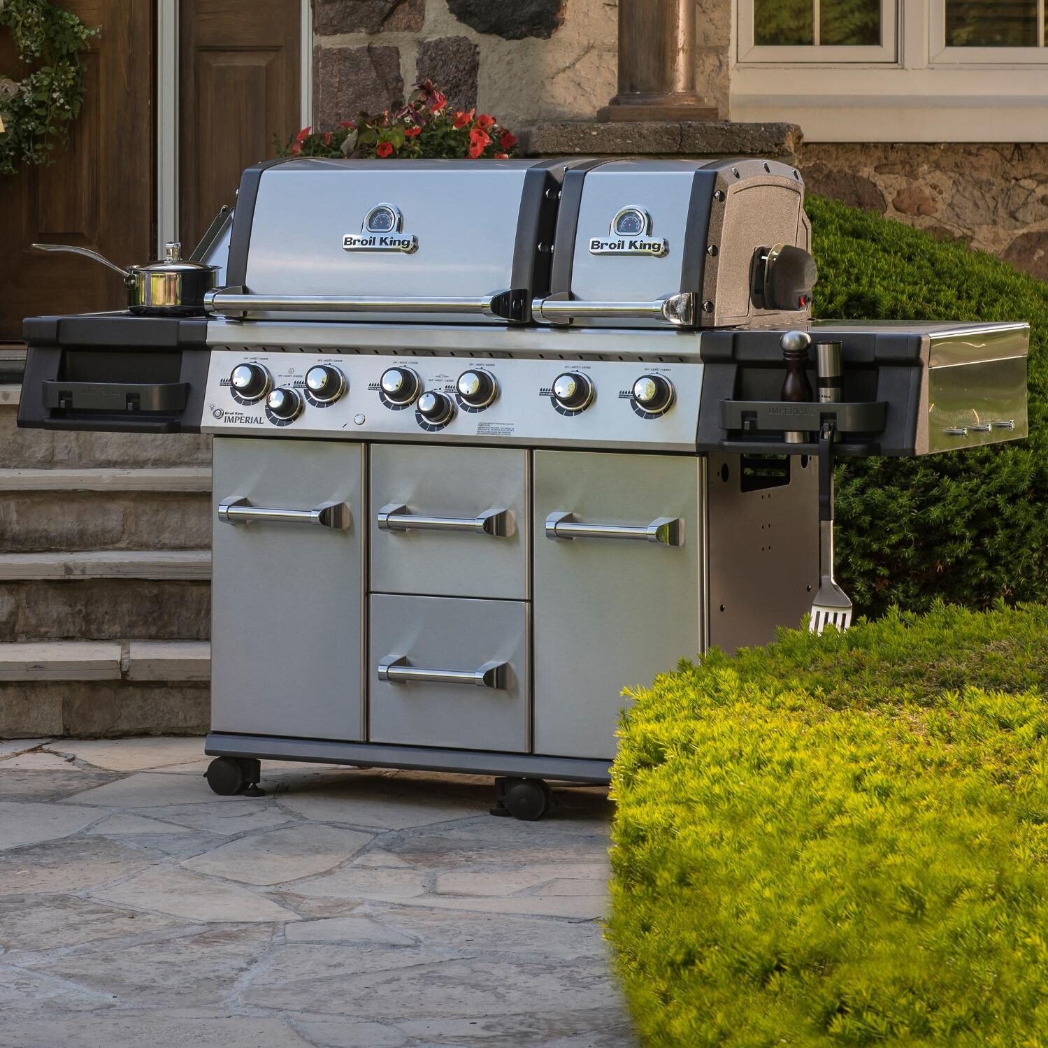Broil King Imperial XLS 6-Burner Freestanding Gas Grill - On the Patio thumbnail