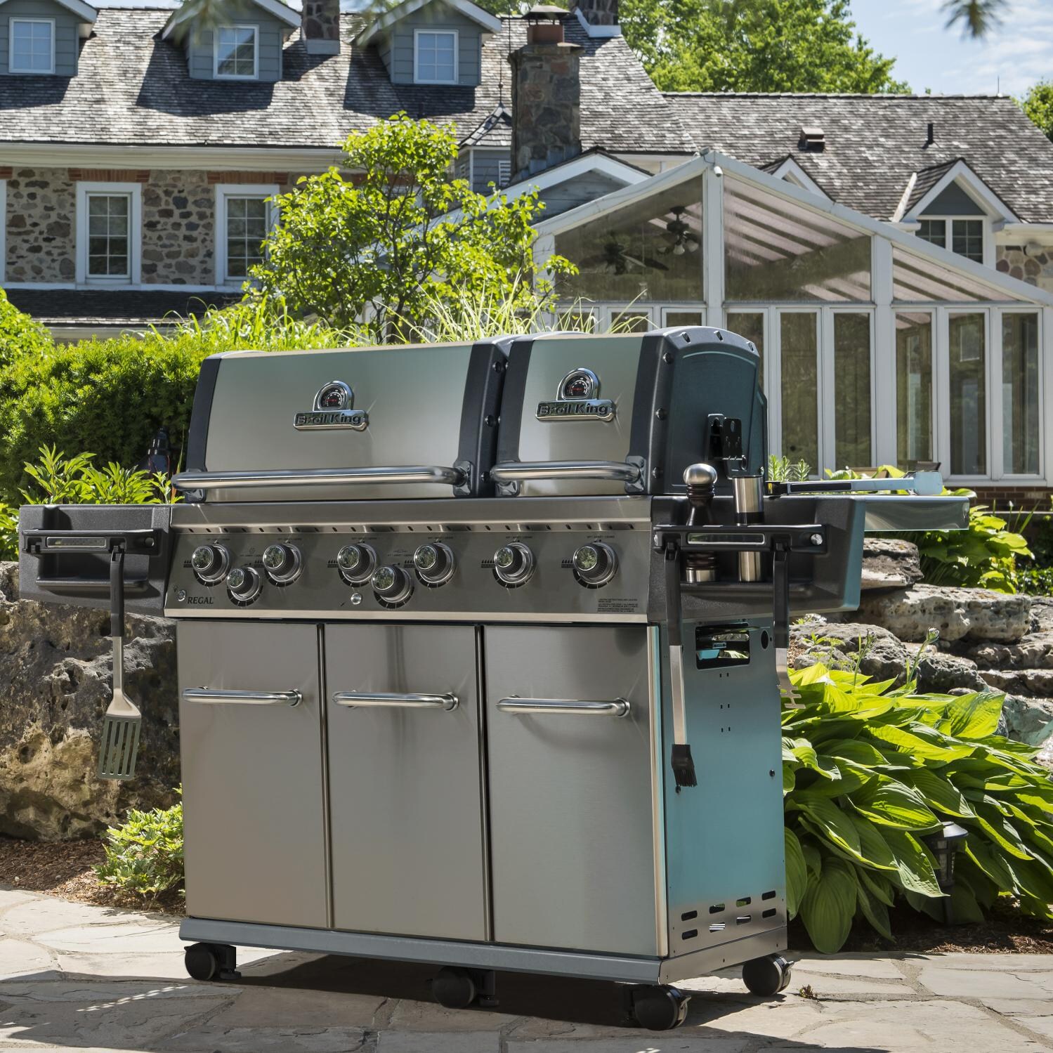 Broil King Regal XLS Pro 6-Burner Freestanding Gas Grill - On the Patio thumbnail