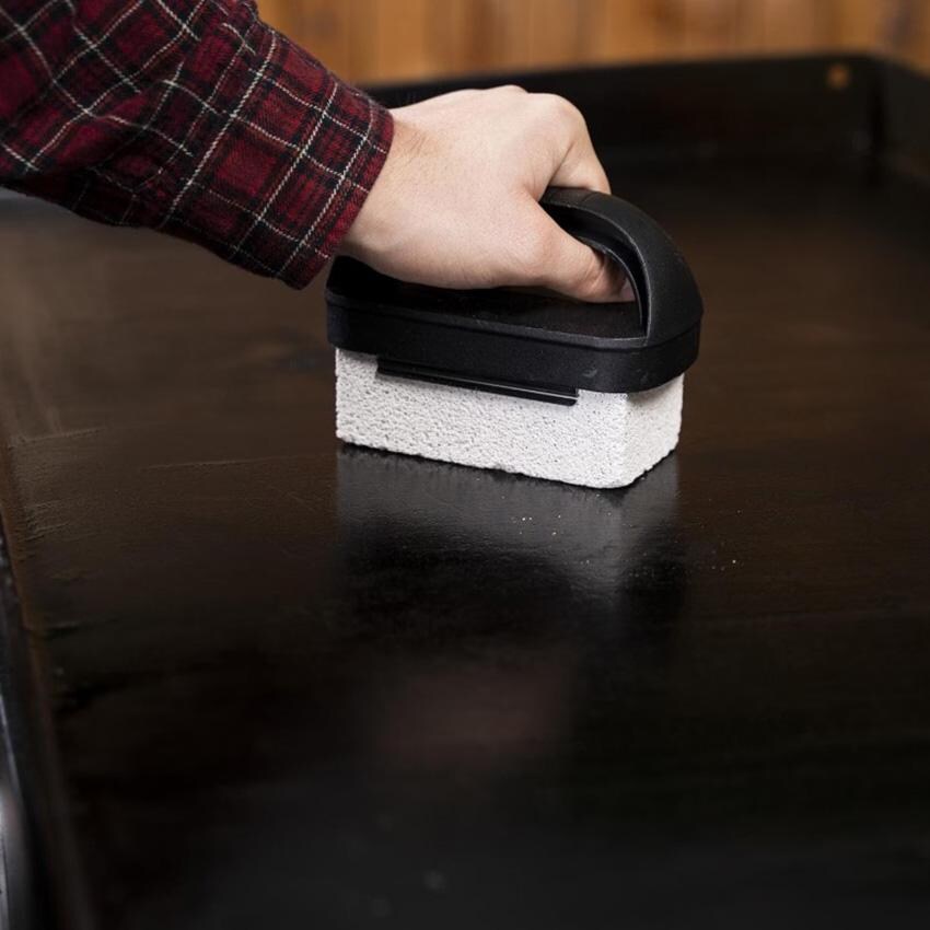 Blackstone 5230+1543 5-Piece Tool Kit & Cleaning Kit - Pumice Stone In Use thumbnail