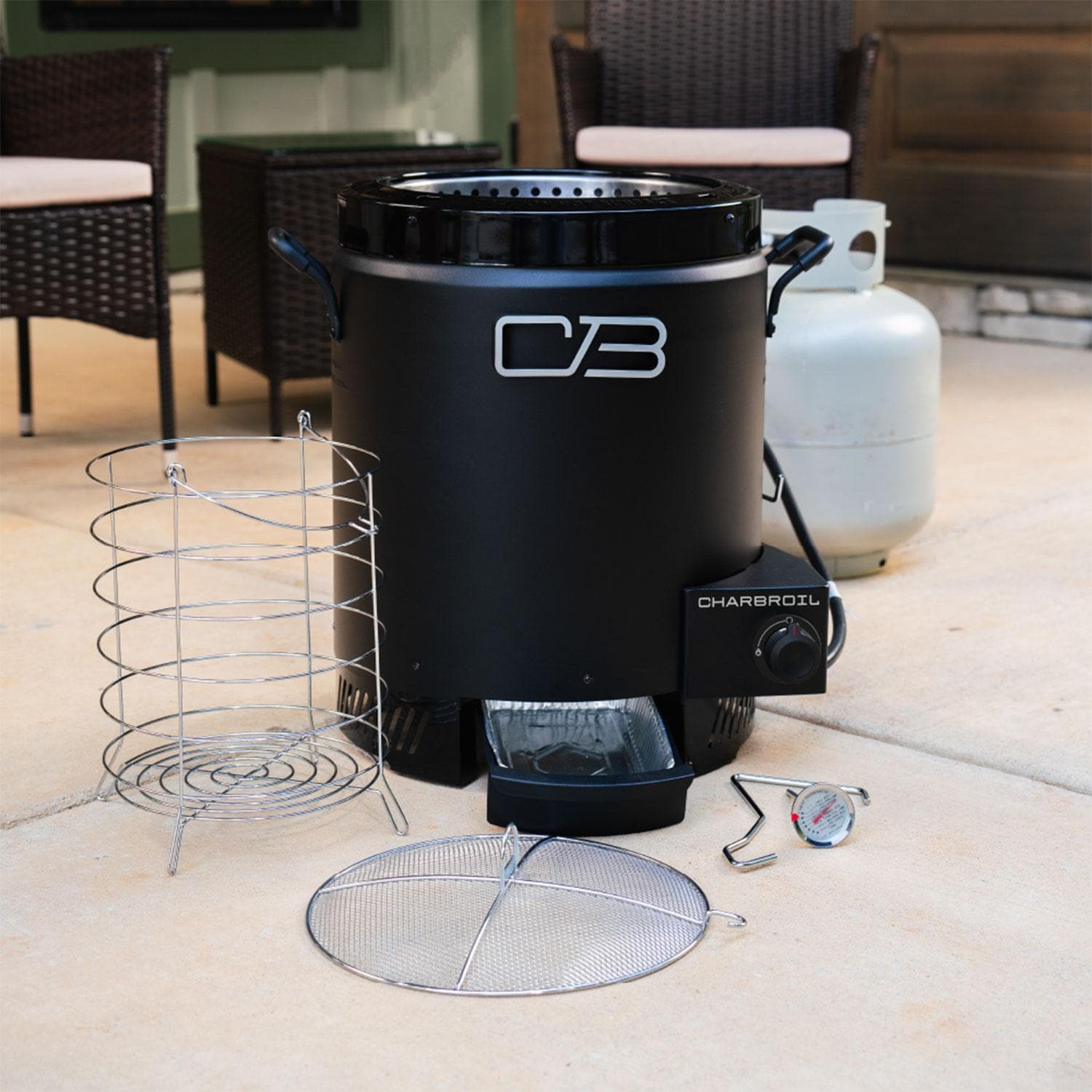 Charbroil 24102165 The Big Easy Outdoor Air Fryer - Products Included - Lifestyle thumbnail