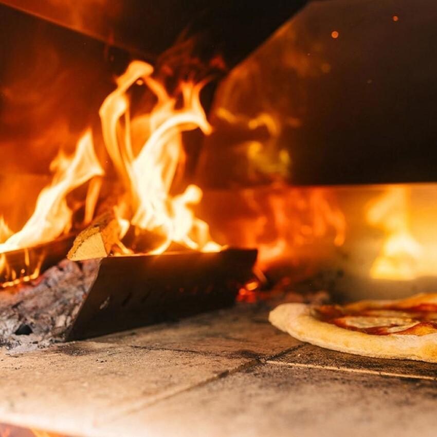 Fontana Forni FTMAR-S Margherita Wood-Fired - Stainless - Fire - Detail thumbnail