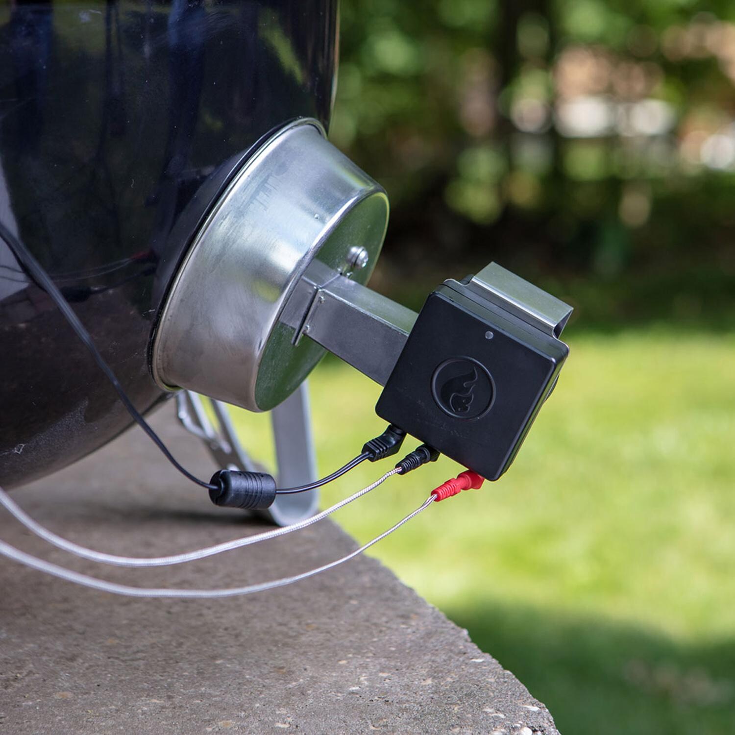 Flame Boss FB400-U WiFi Smoker Controller W/ Universal Adapter Kit - Installed - Lifestyle thumbnail