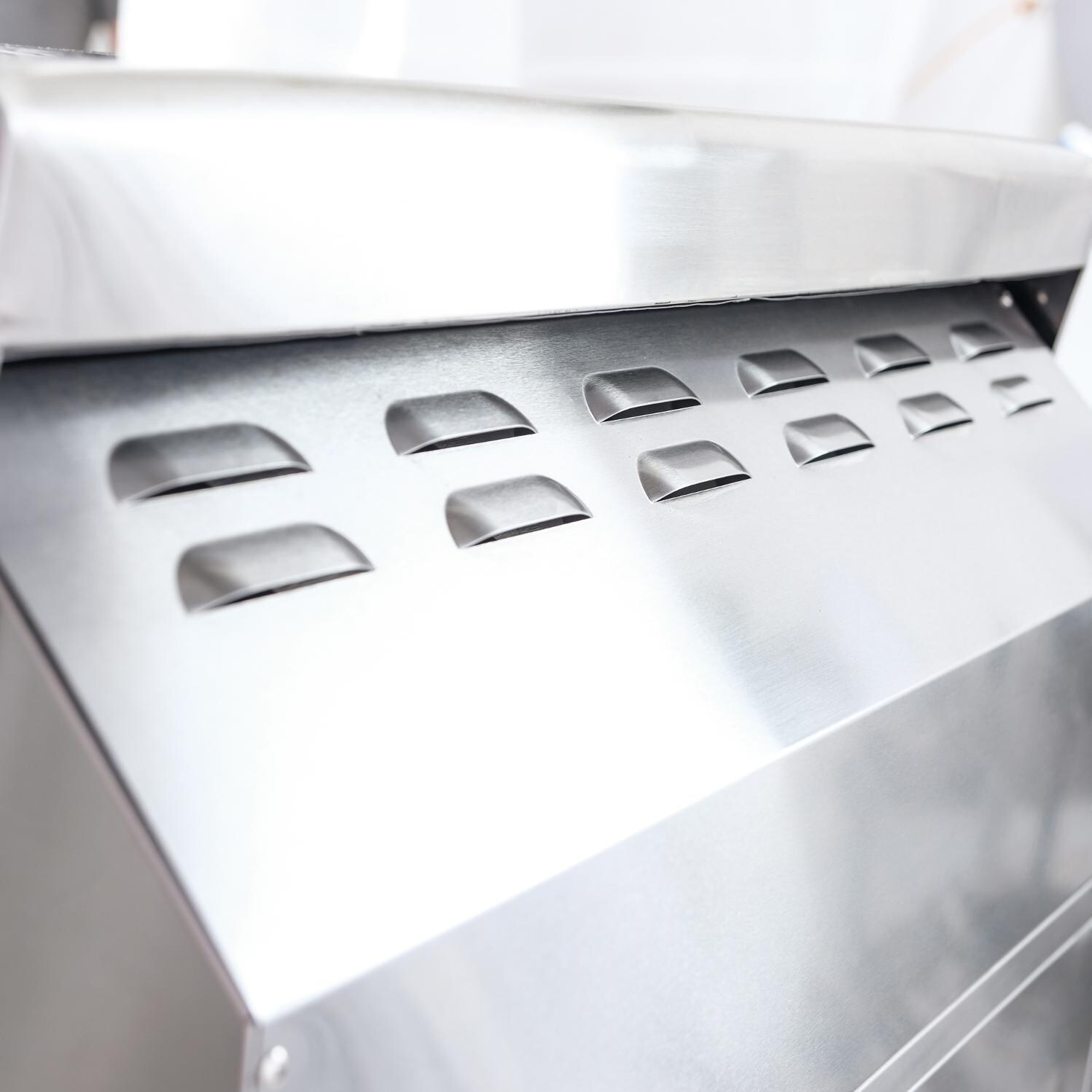 Victory - BBQ-VCT3BSB-LP - 3-Burner Propane Gas Grill With Infrared Side Burner - Rear Of Grill thumbnail