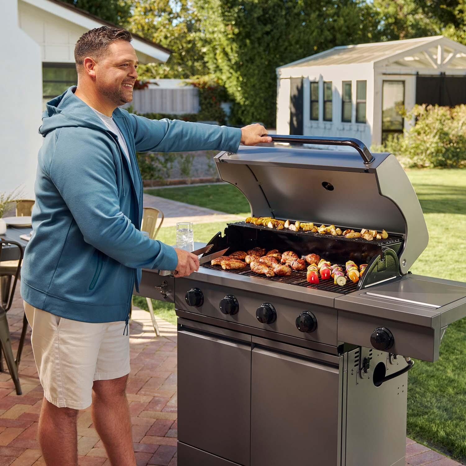 TYTUS TDT-011-GMOD Anaheim 32 Inch Propane Gas Grill - Lifestyle thumbnail