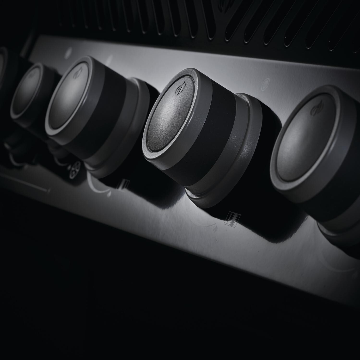 Napoleon Rogue 425 Propane Gas Grill - Black - R425PK-1 thumbnail