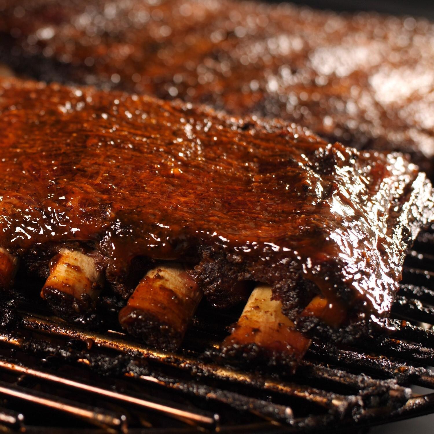 Kamado Joe Big Joe III 24-Inch Ceramic Kamado Grill - KJ15041021 - Smoked Ribs Closeup thumbnail