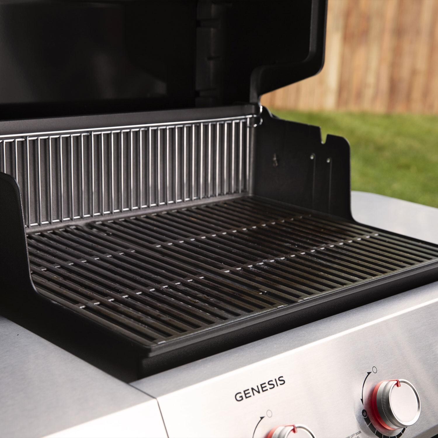 Weber GENESIS 1500011 E-315 Propane Grill - Black - Grates - Detail