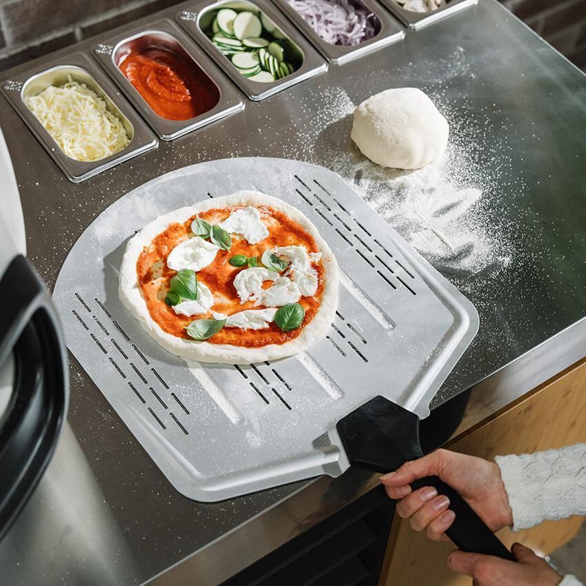 Everdure EPPEEL14 Aluminum Perforated 14-Inch Pizza Peel - Lifestyle thumbnail