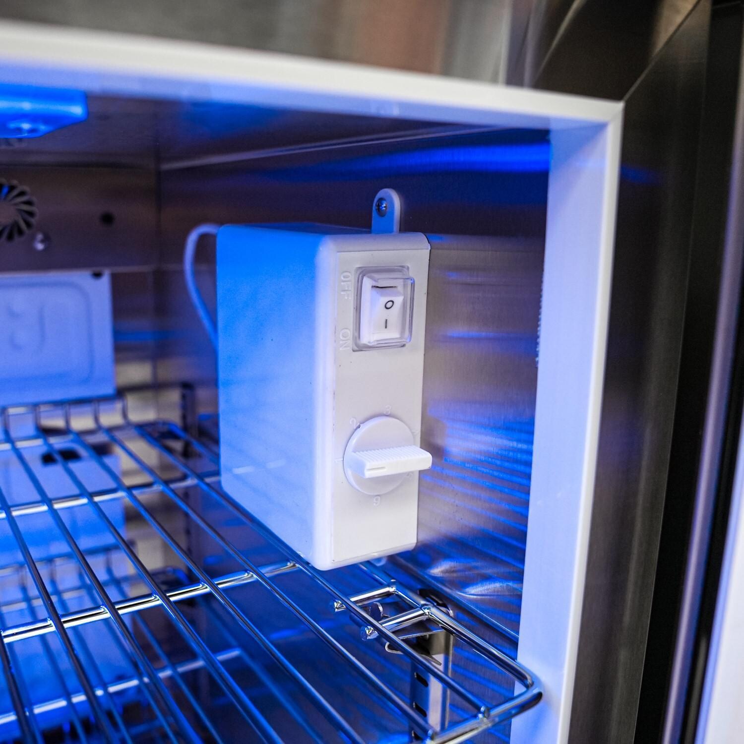 Mont Alpi MAi805-DBEVFC Deluxe 45 Degree Natural Gas Island Grill W/ Refrigerator Cabinet - Control Box - Detail thumbnail