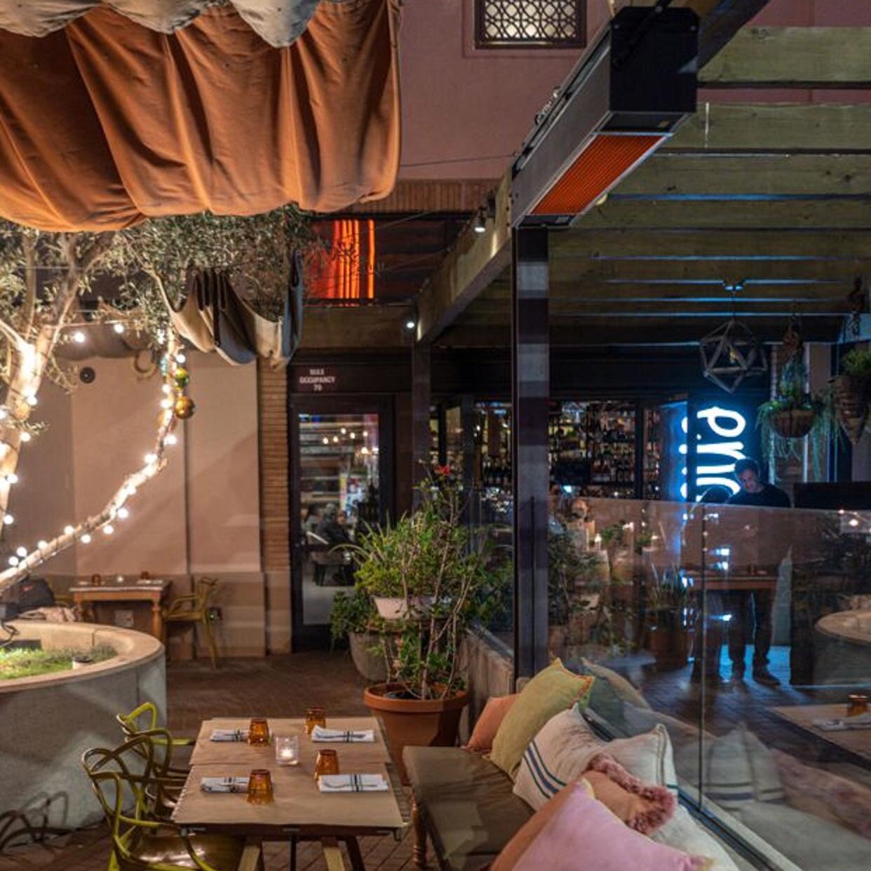 Sunpak 48-Inch 25,000 BTU Natural Gas Infrared Black Patio Heater - S25 B-NG - Lifestyle thumbnail