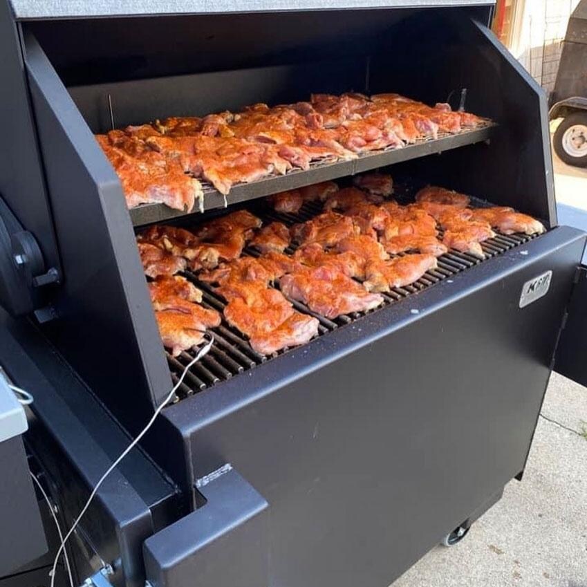 KANDO Gear CHMP Champ Pellet Grill - Grilling Food - Lifestyle thumbnail