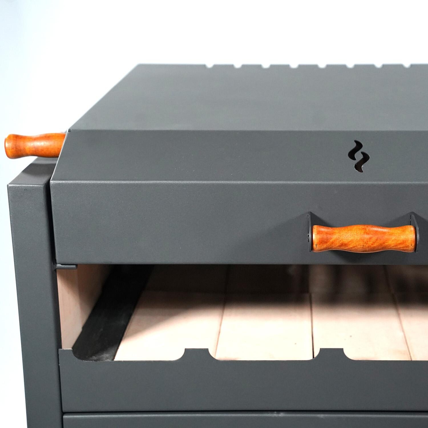 Nuke DELTA02 Delta 40-Inch Argentinian-Style Gaucho Grill - Wood Handles - Detail thumbnail