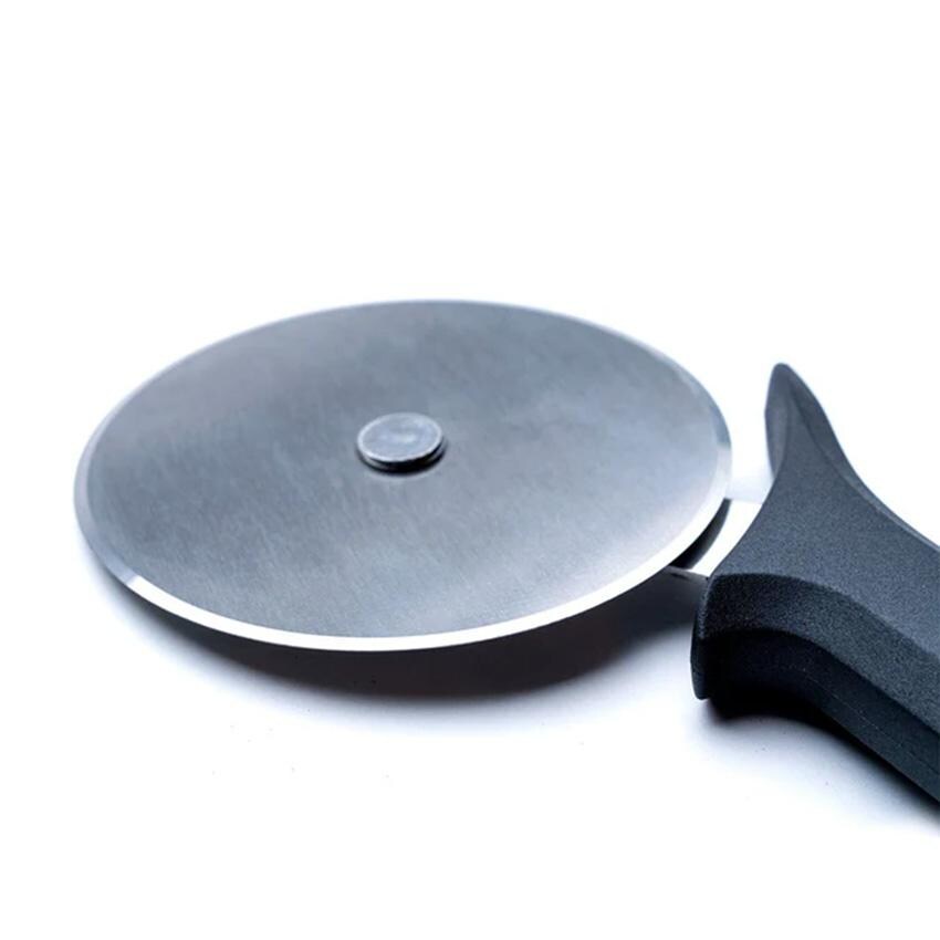 Ooni UU-P06600 Pizza Cutter Wheel - Black - Detail thumbnail