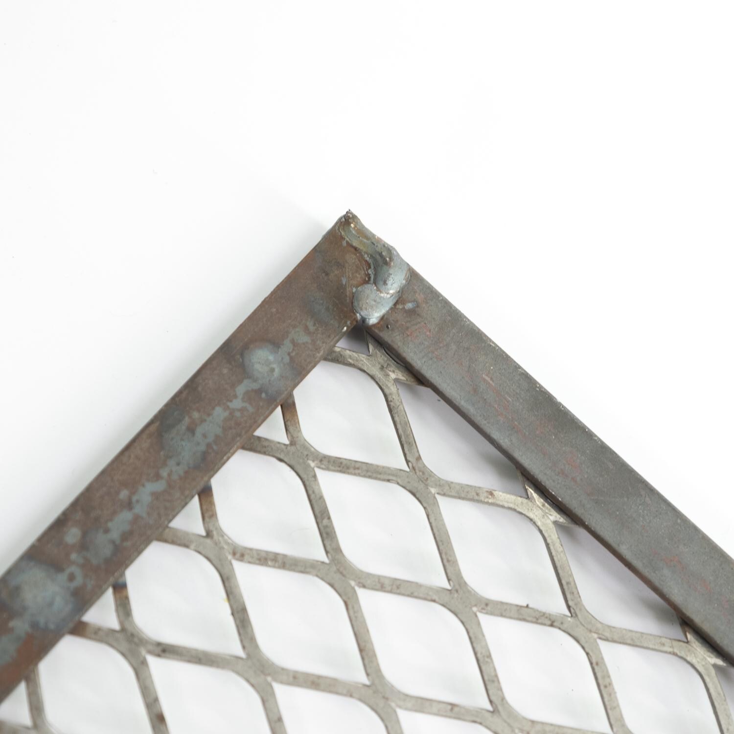 Texas Original Pits Luling 24x48x24 Single Lid Offset Smoker - 250-SL244824 - Cooking Grate Detail thumbnail