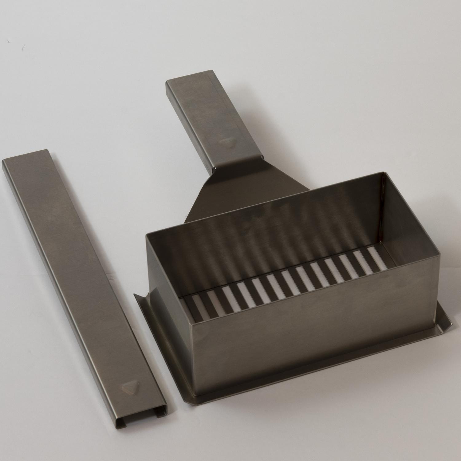TEC - MTLOAFSM - 4 X 6 Small Meatloaf Pan - With Removable Handle thumbnail