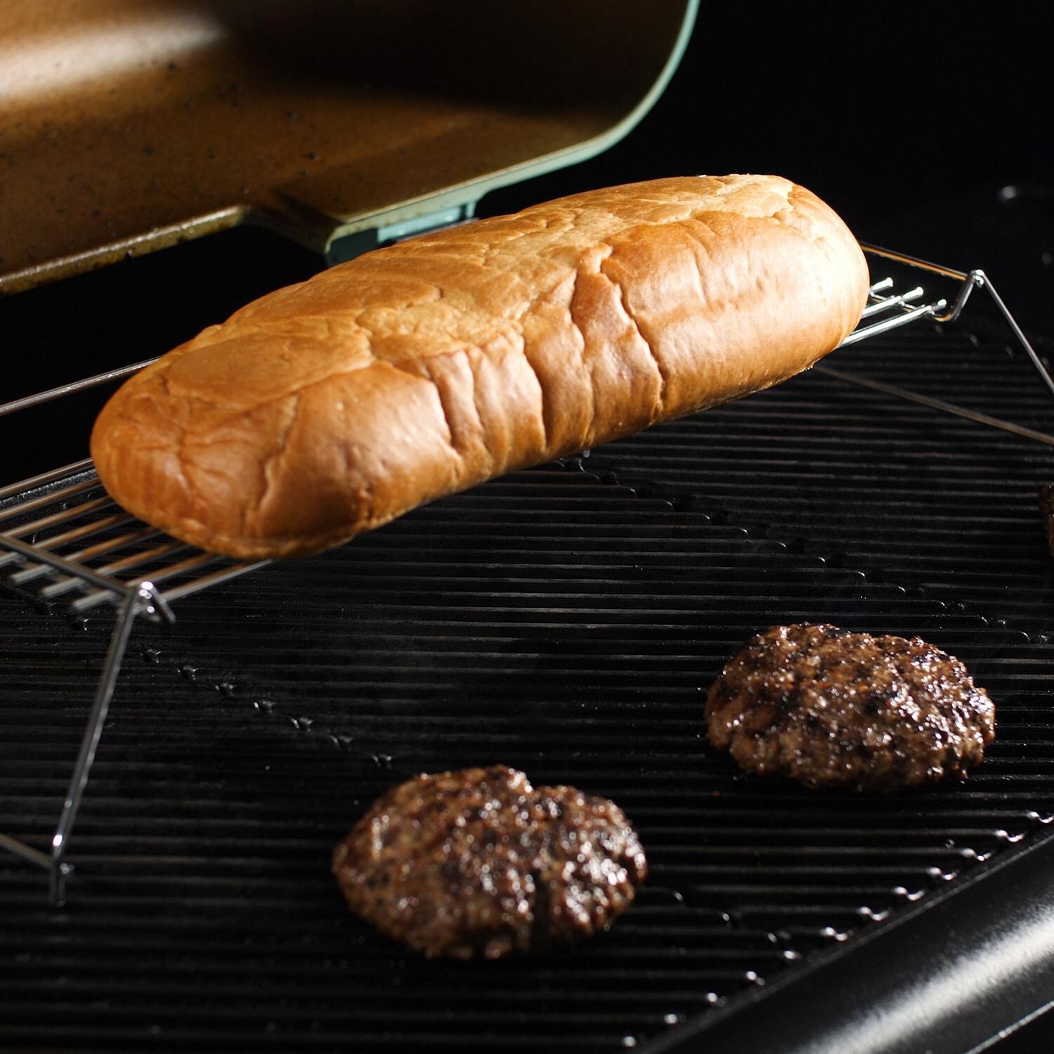 Everdure HBWARMR Warming Rack For FORCE 48-Inch Or FURNACE 52-Inch Propane Grills - In Use thumbnail