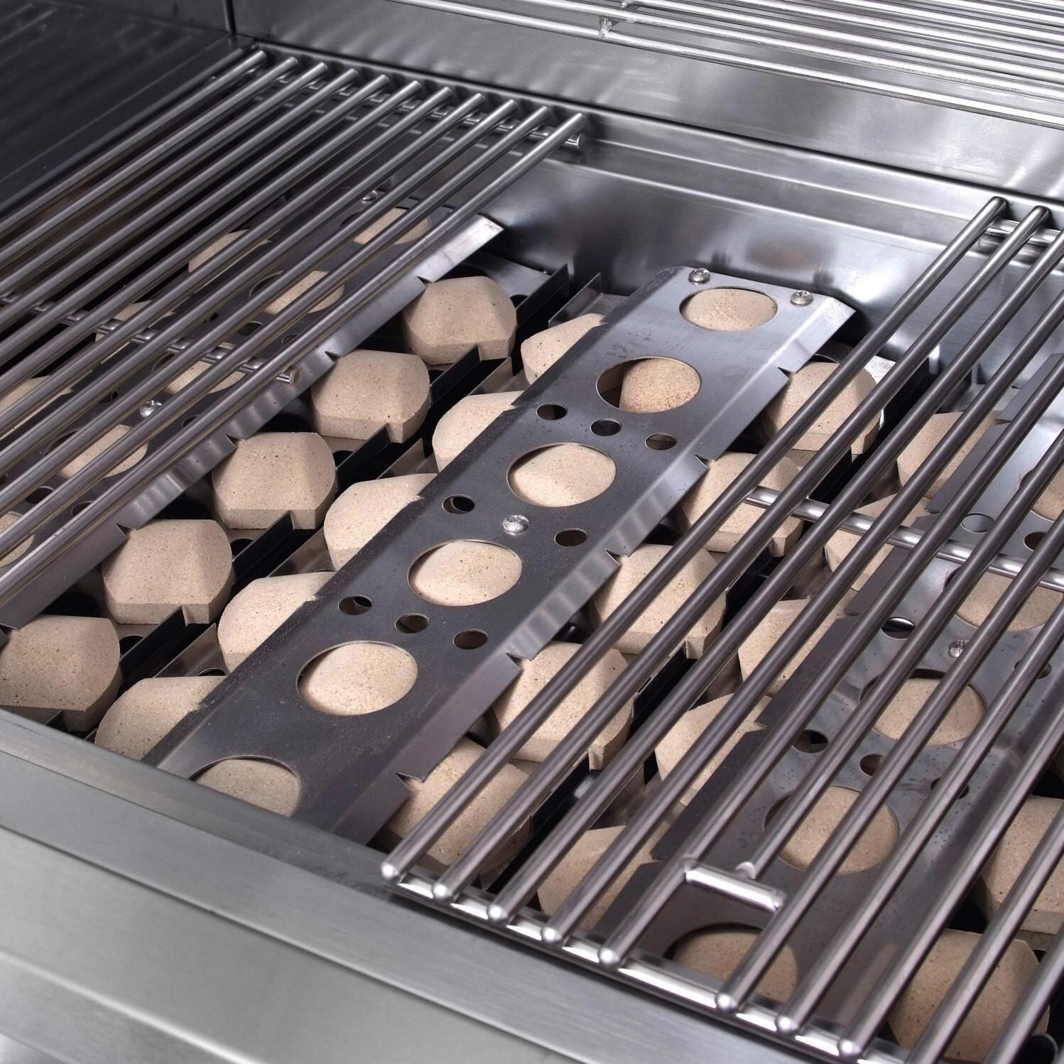 RCS Premier Series RJC26ACK 26-Inch 3-Burner Natural Gas Grill - Flame Tamers and Cooking Grids