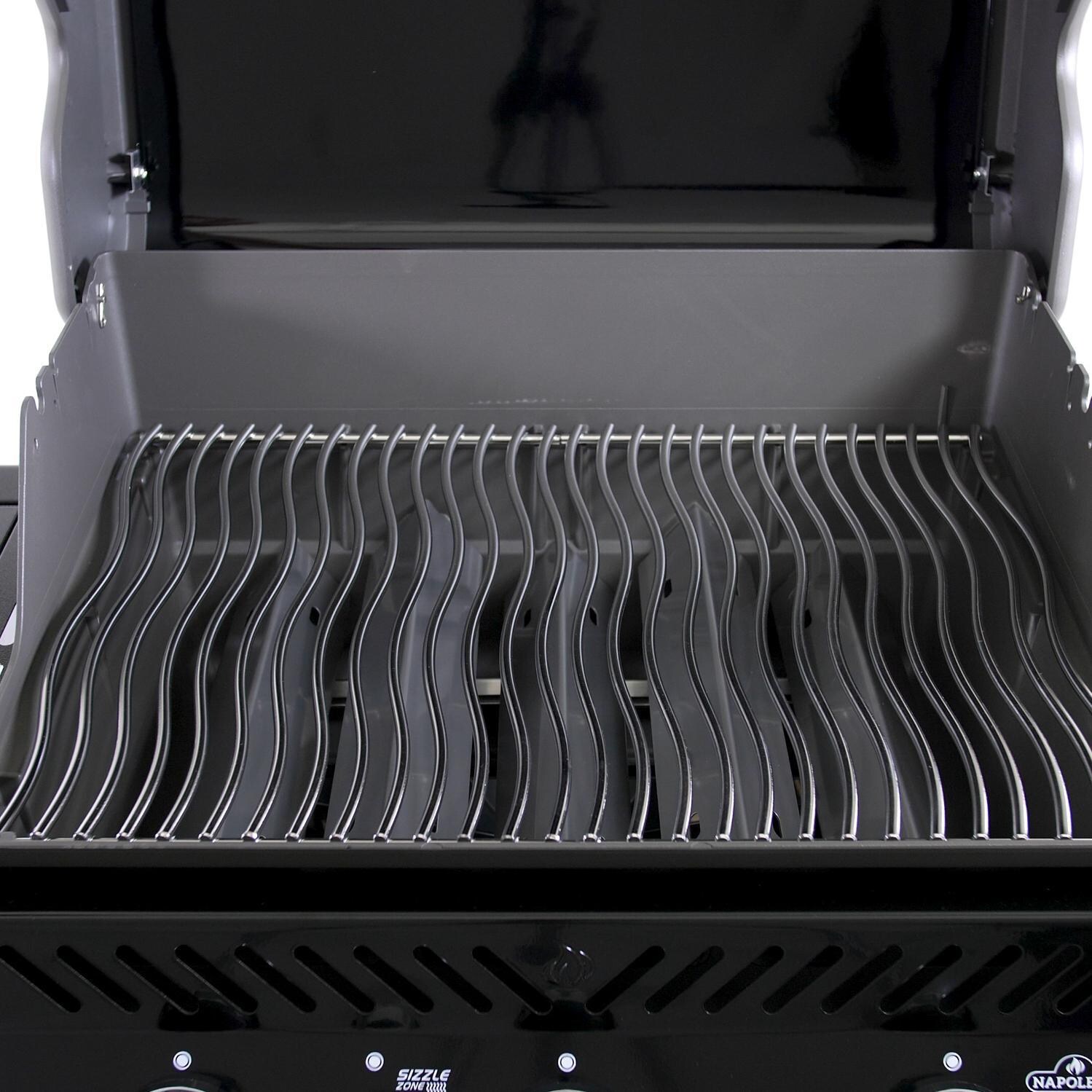 Napoleon Rogue 425 - Grilling Area thumbnail