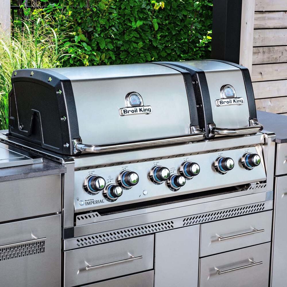 Broil King 897844 Imperial S 690i 6-Burner Propane Gas Grill Center With Rotisserie & Side Burner - Stainless Steel - Close Up - Lifestyle thumbnail