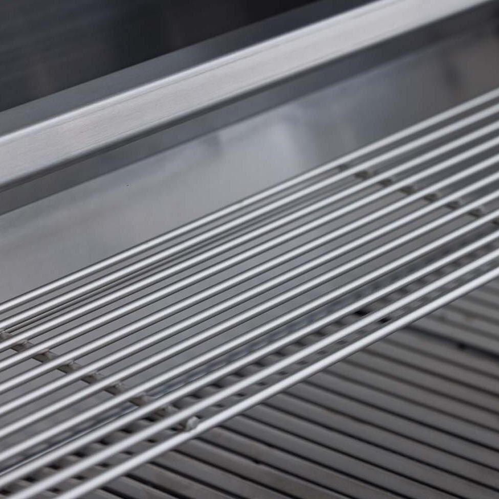 Blaze BLZ-4BCM-NG 32-in Natural Gas Grill - Warming Rack - Detail