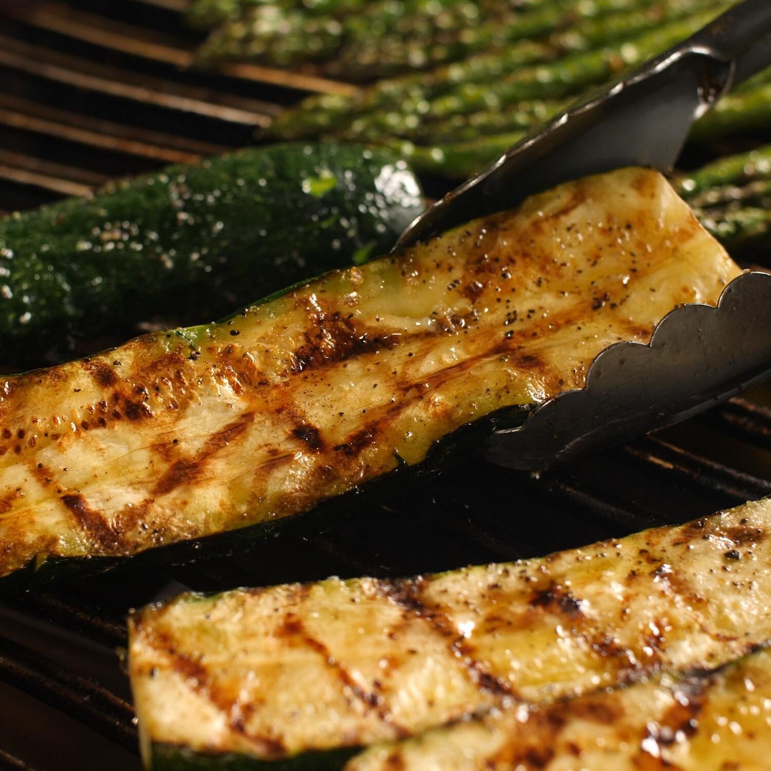 Napoleon Rogue 425 Propane Gas Grill with Range Side Burner - R425SBPSS (2019) - Sear Lines thumbnail