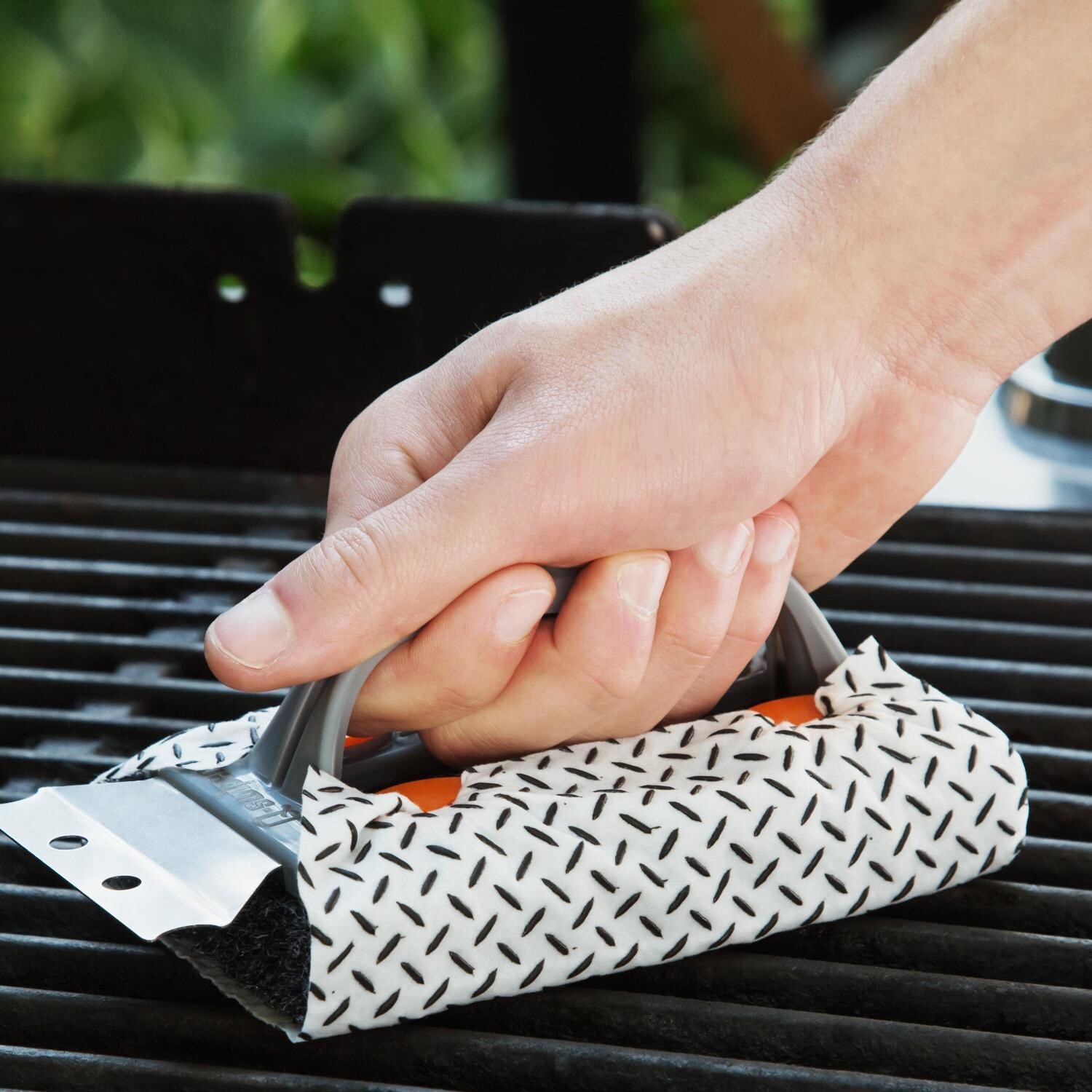 Proud Grill Company 1801C Q-Swiper Grill Cleaner Set - Q-Swiper In Use - Lifestyle thumbnail