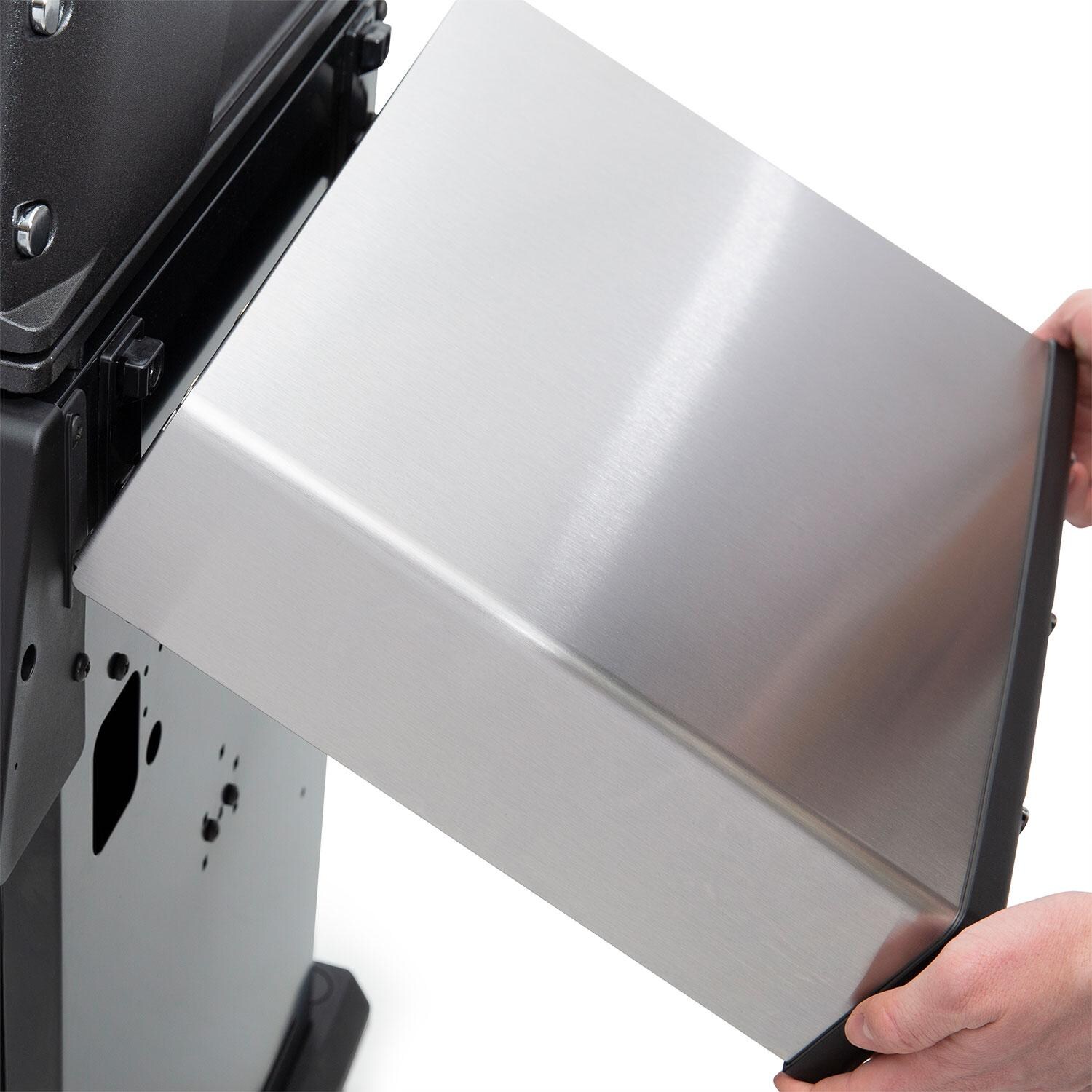 Broil King 875227 24 Inch Baron 440 PRO Natural Gas Grill - Lift to Unlock - Detail thumbnail