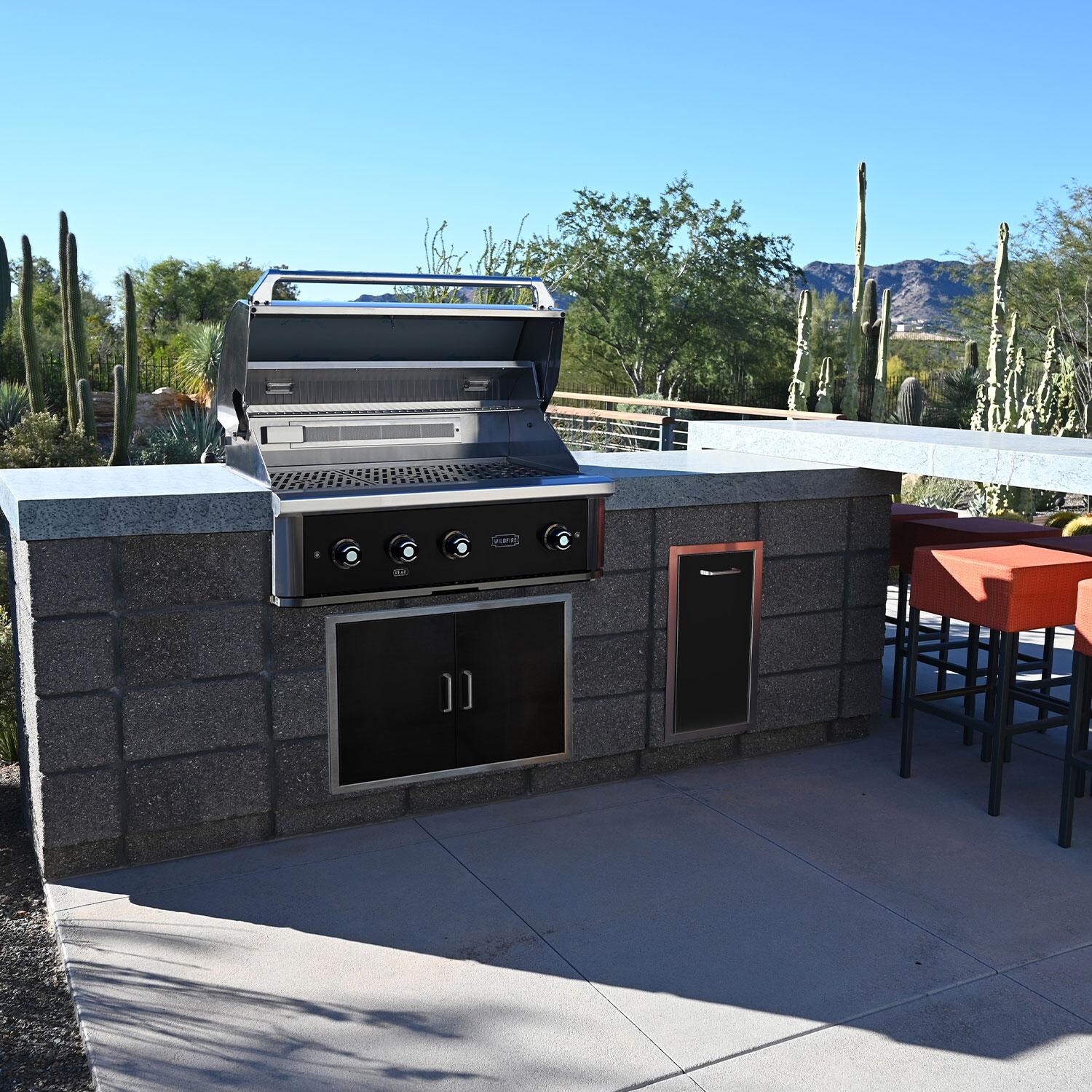 Wildfire WFPRO36G-BSS-NG Ranch PRO 36 Inch Black 304 SS Natural Gas Grill - Installed in Island (Not Included) - Lifestyle thumbnail